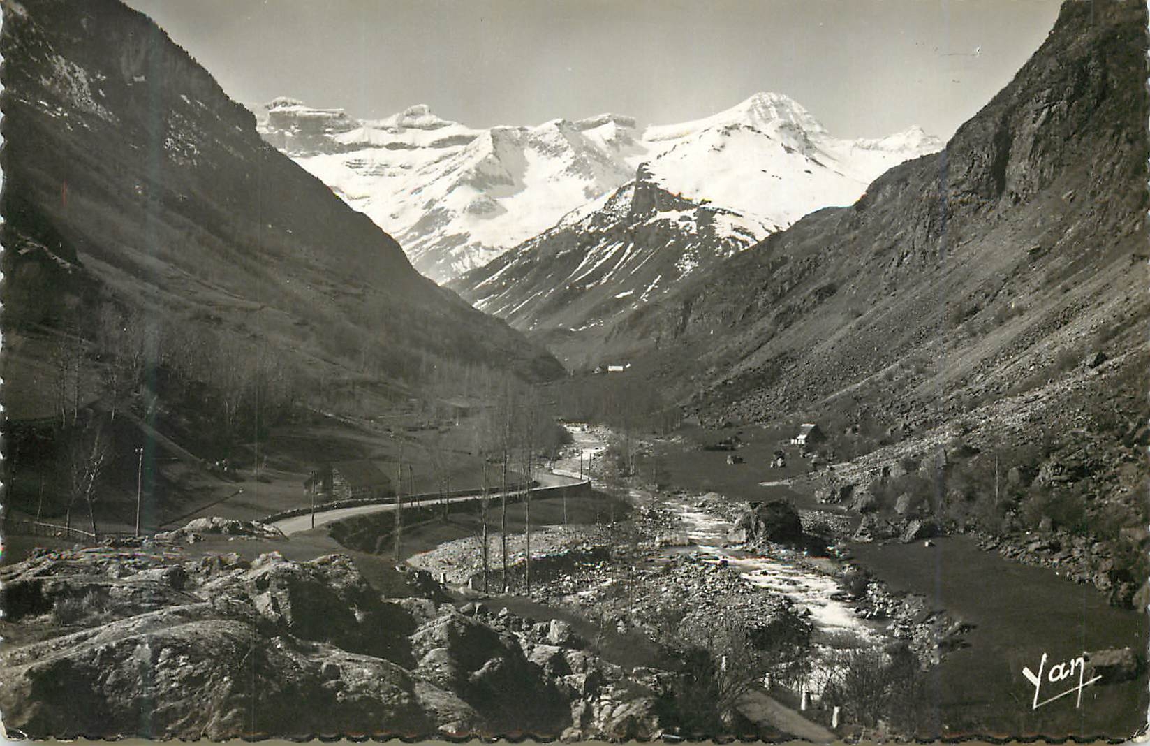 CPM La Route de Gedre a Gavarne