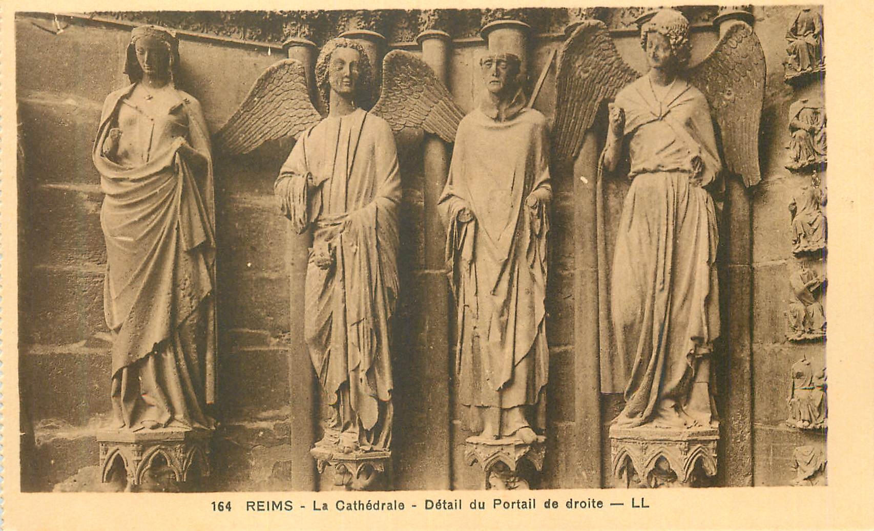 CPA 164 reims la cathedrale detail du portail de droite ll