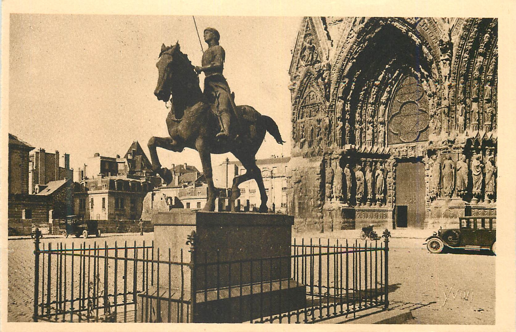 CPA La douce france reims(marne) statue de jeanne d arc