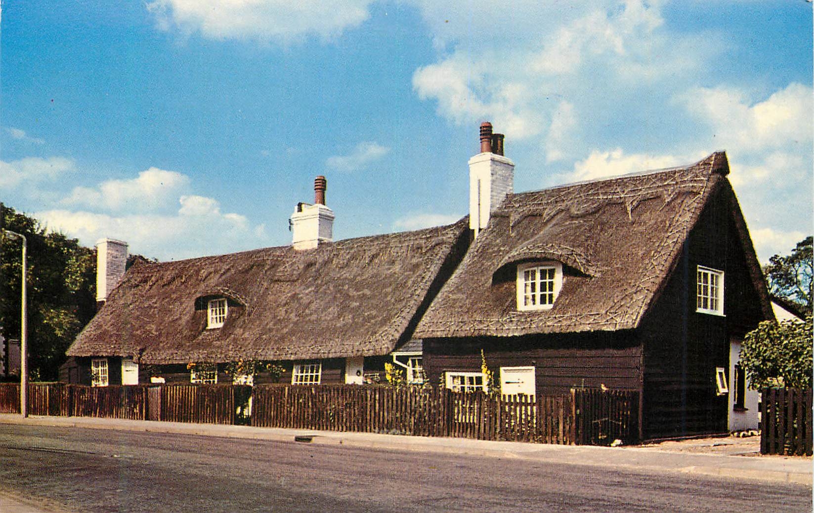CPM Old thatched cottages walton on the naze