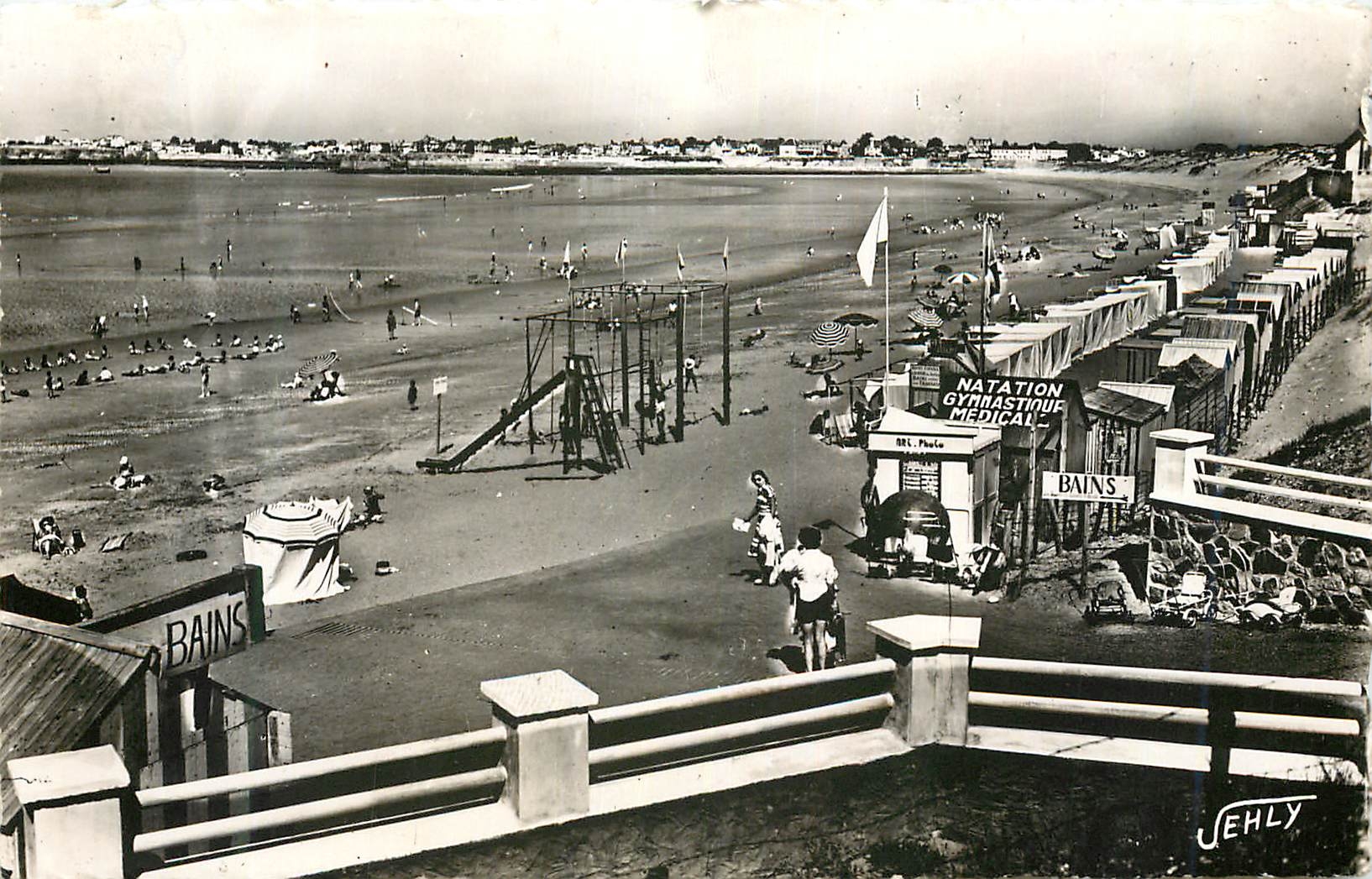 CPM Plage de Saint Gilles sur Vie(Vendee)