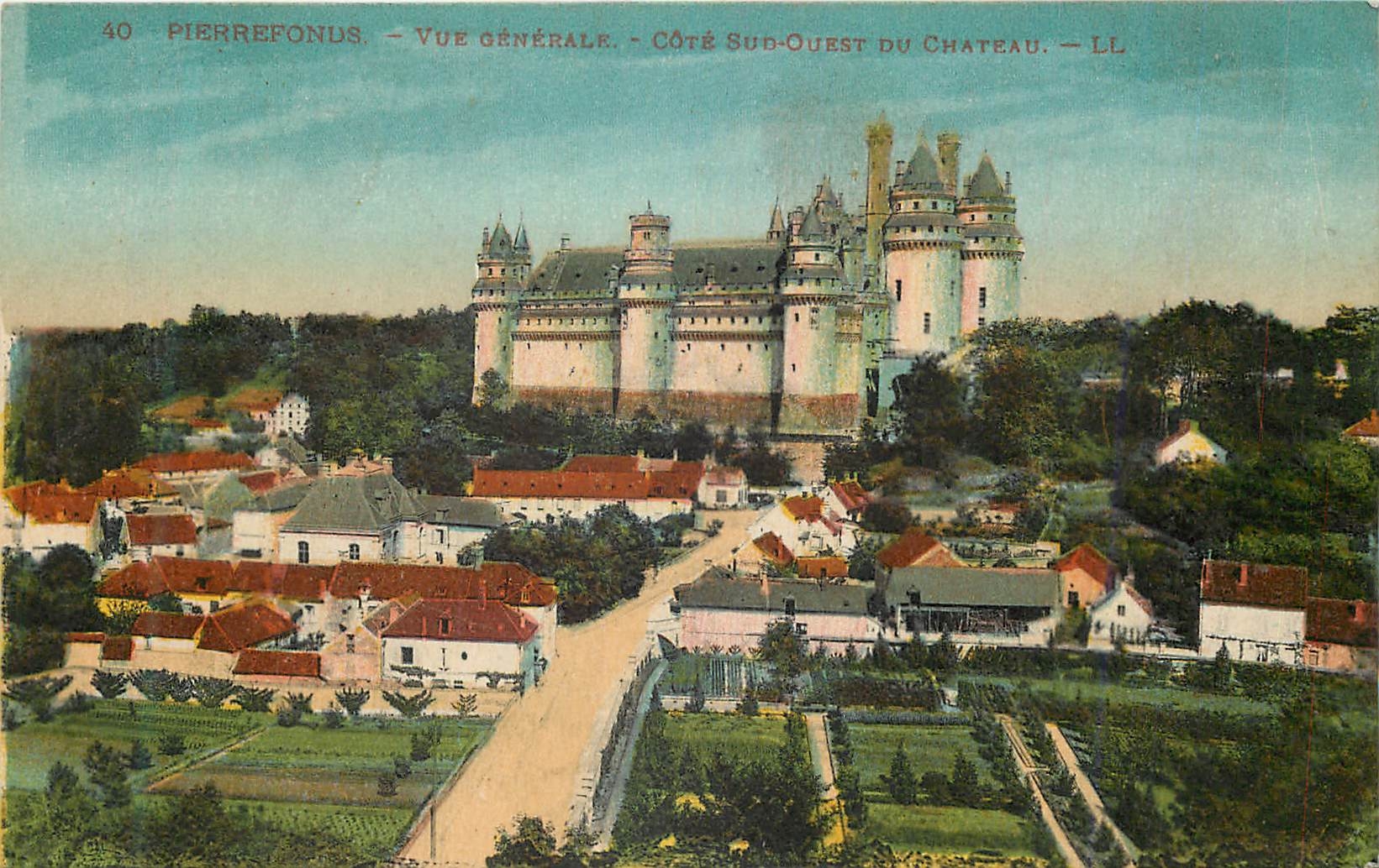 CPA Pierrefonds Vue Generale Cote Sud Ouest du Chateau