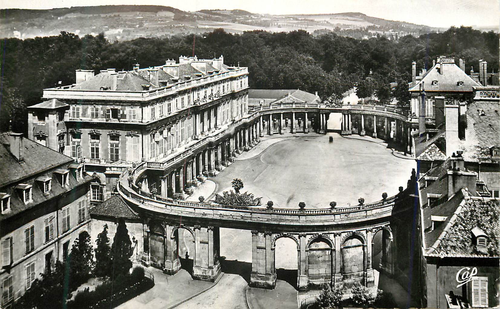 CPM Nancy l'Hemicycle de la Place Carriere