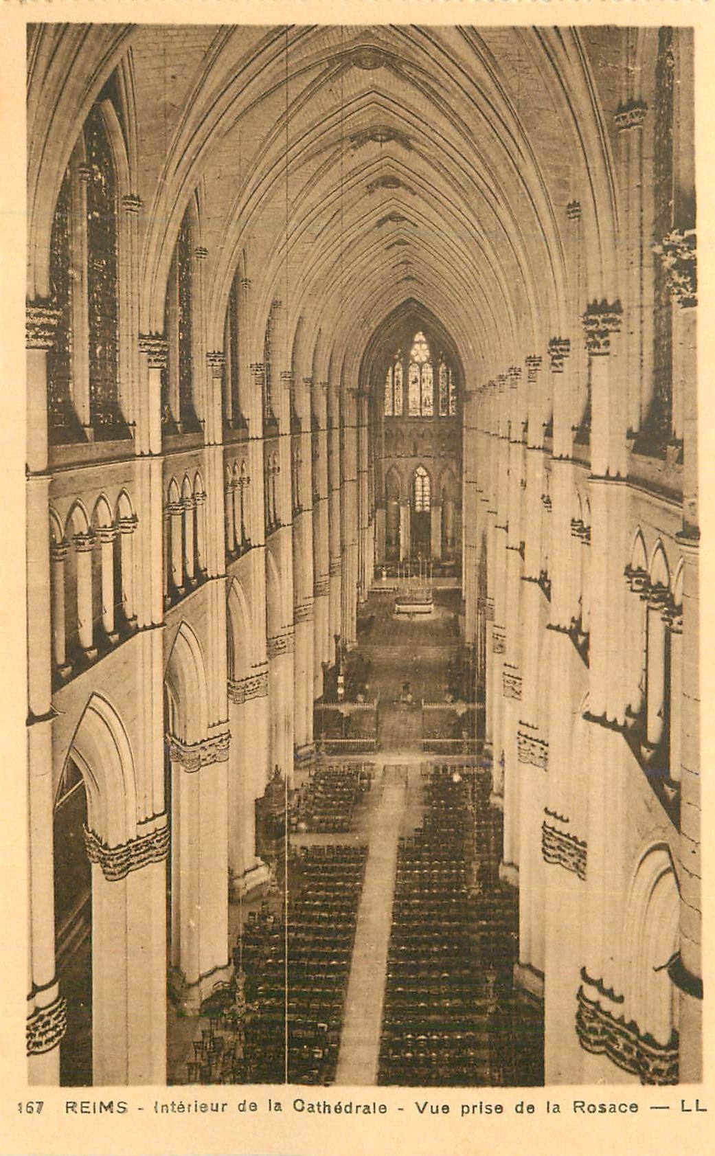 CPA Reims Interieur de la Cathedrale vue Prise de la Rosace