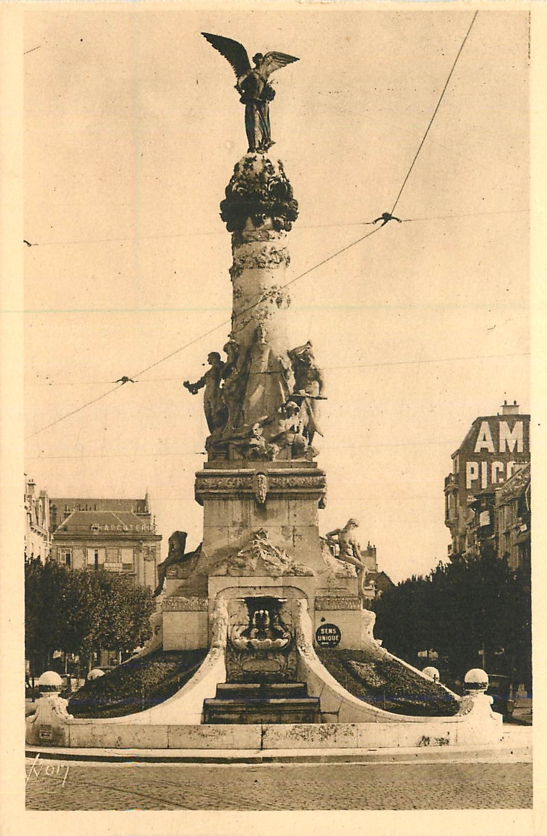 CPA Reims (Marne) la Fontaine Sube