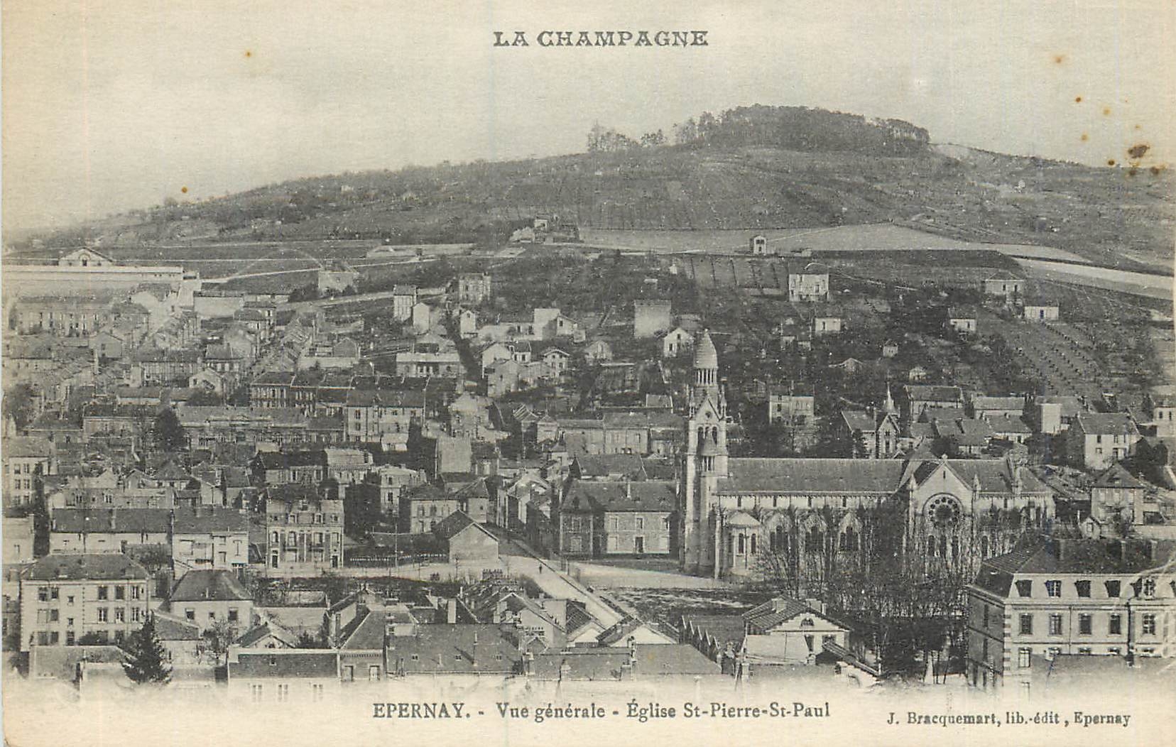 CPA La Champagne Epernay Vue Generale Eglise St Pierre St Paul