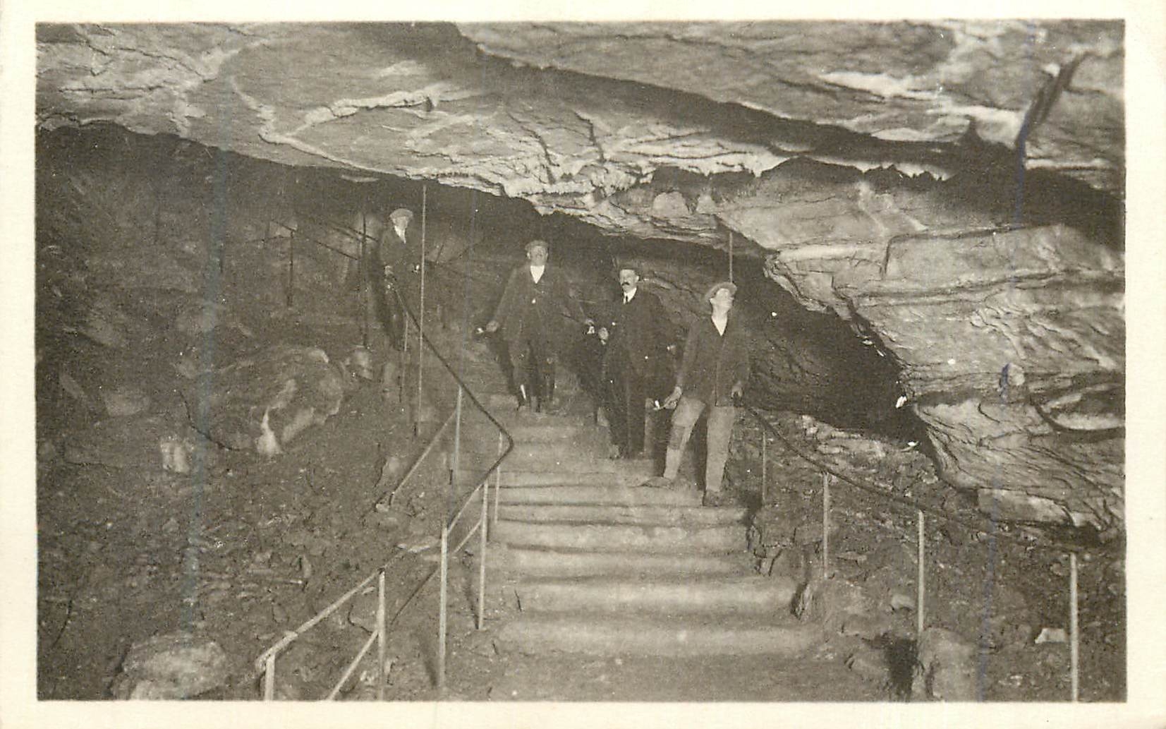 CPA Grottes d'Arcy sur Cure (Yonne) La Descente