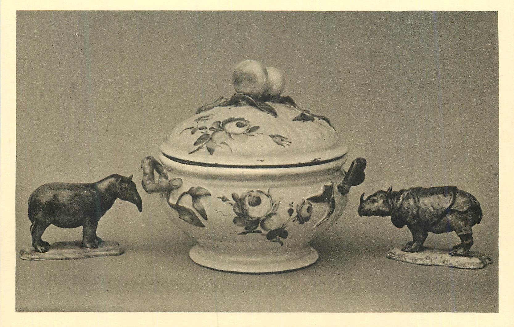 CPA Nancy Musee Historique Lorrain au Palais Ducal Soupiere Tapir et Rhinoceros en Faience de Niederviller