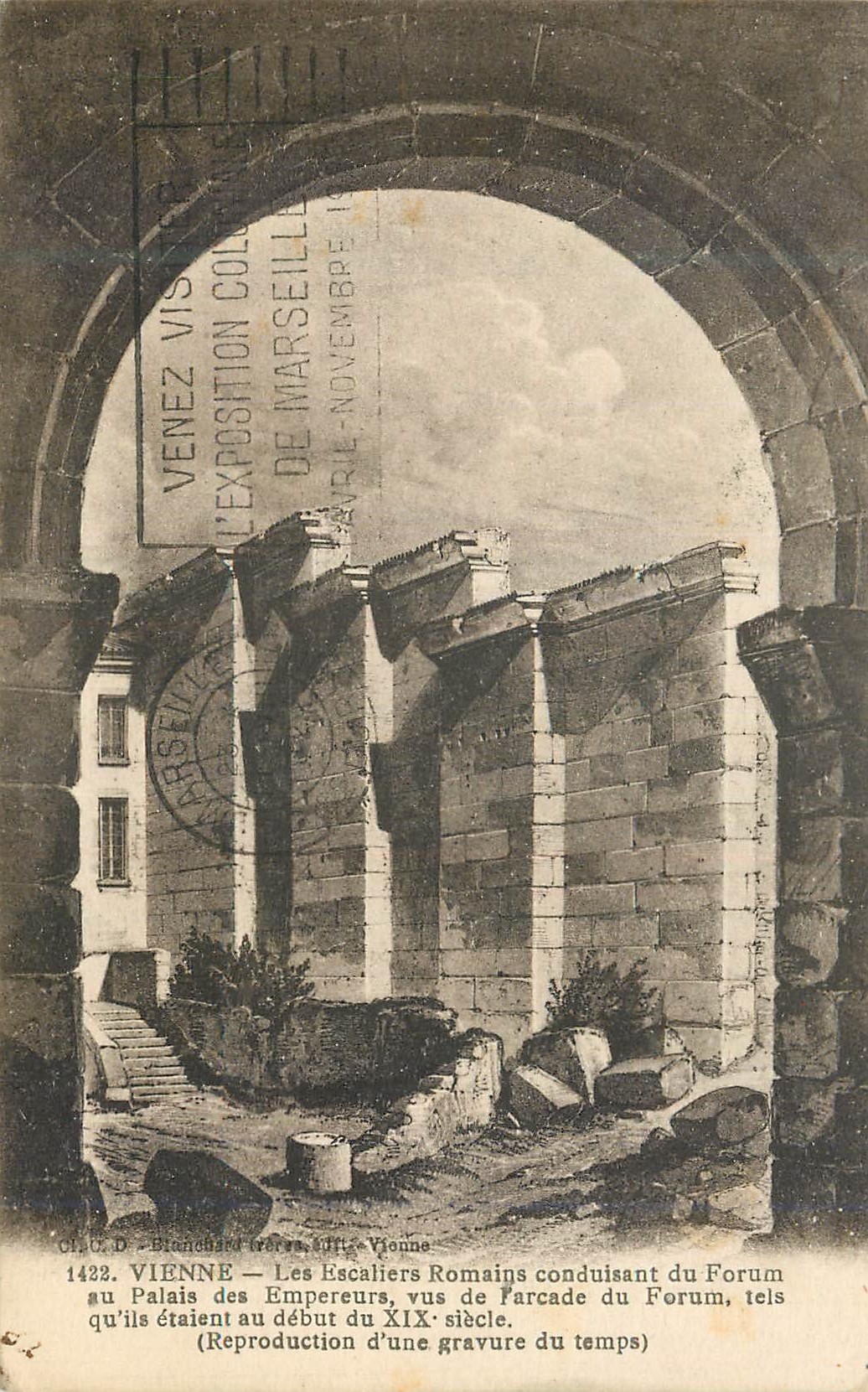 CPA Vienne Les Escaliers Romains Conduisant du Forum au Palais des Empereurs Vus du Facade du Forum