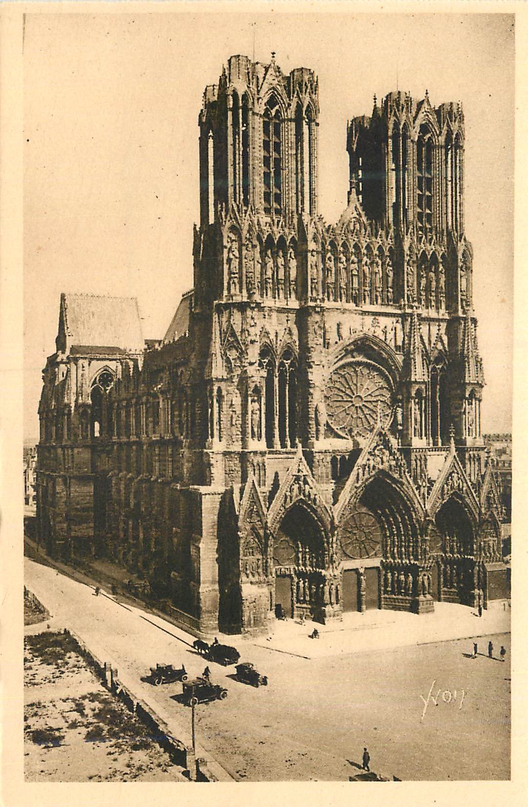 CPA La Douce France Reims (Marne) La Cathedrale Notre Dame