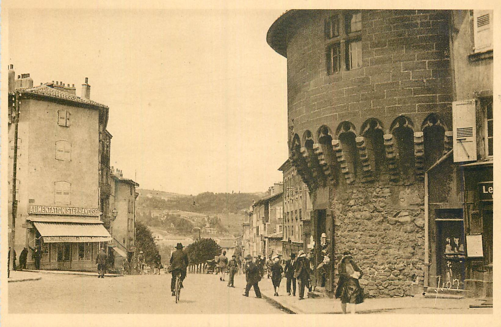 CPA La Douce France Le Puy (Haute Loire) La Tour Pannessac et Boulevard Carnot