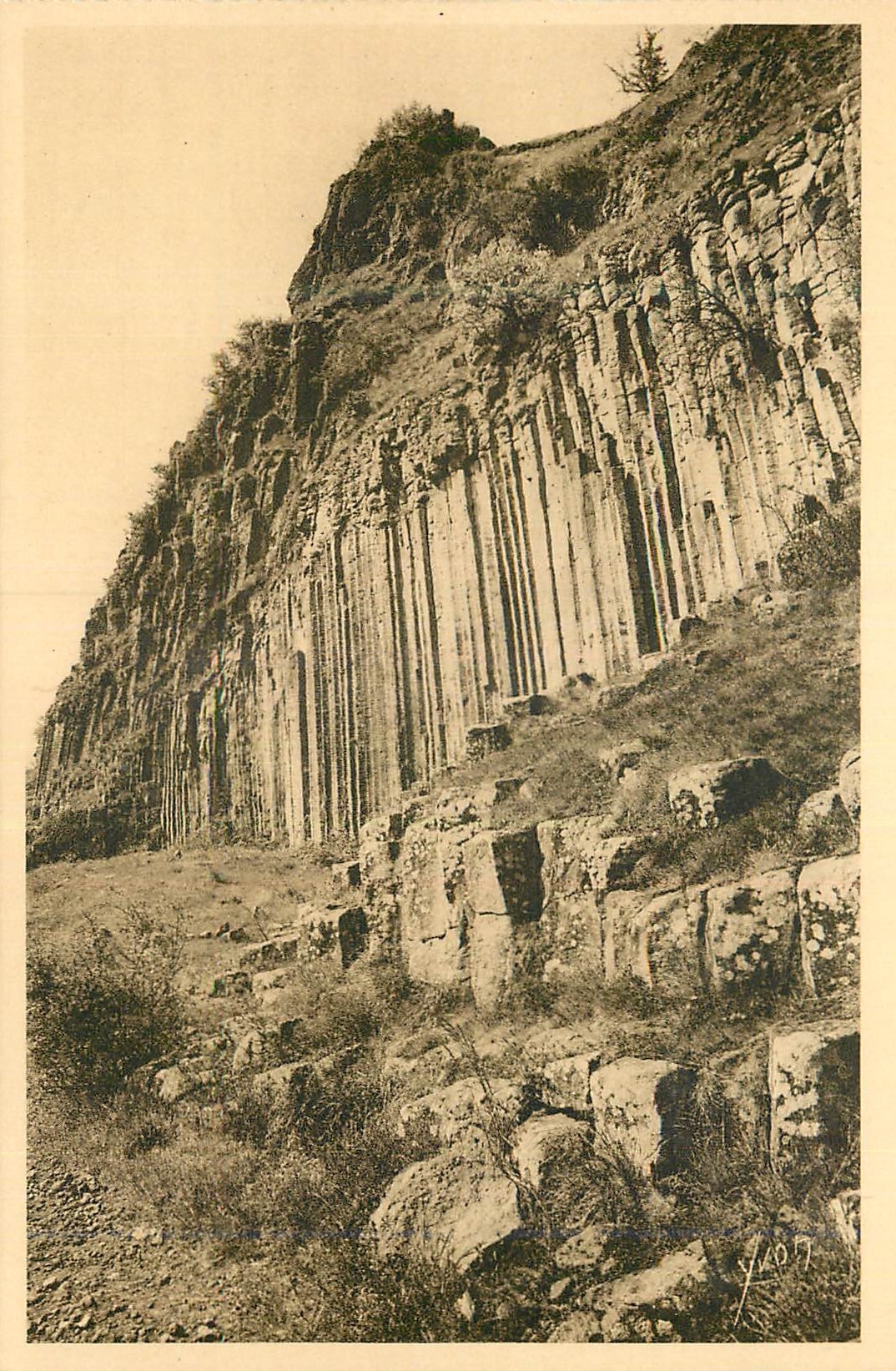 CPA Environs du Puy (Haute Loire) les Orgues d'Espaly