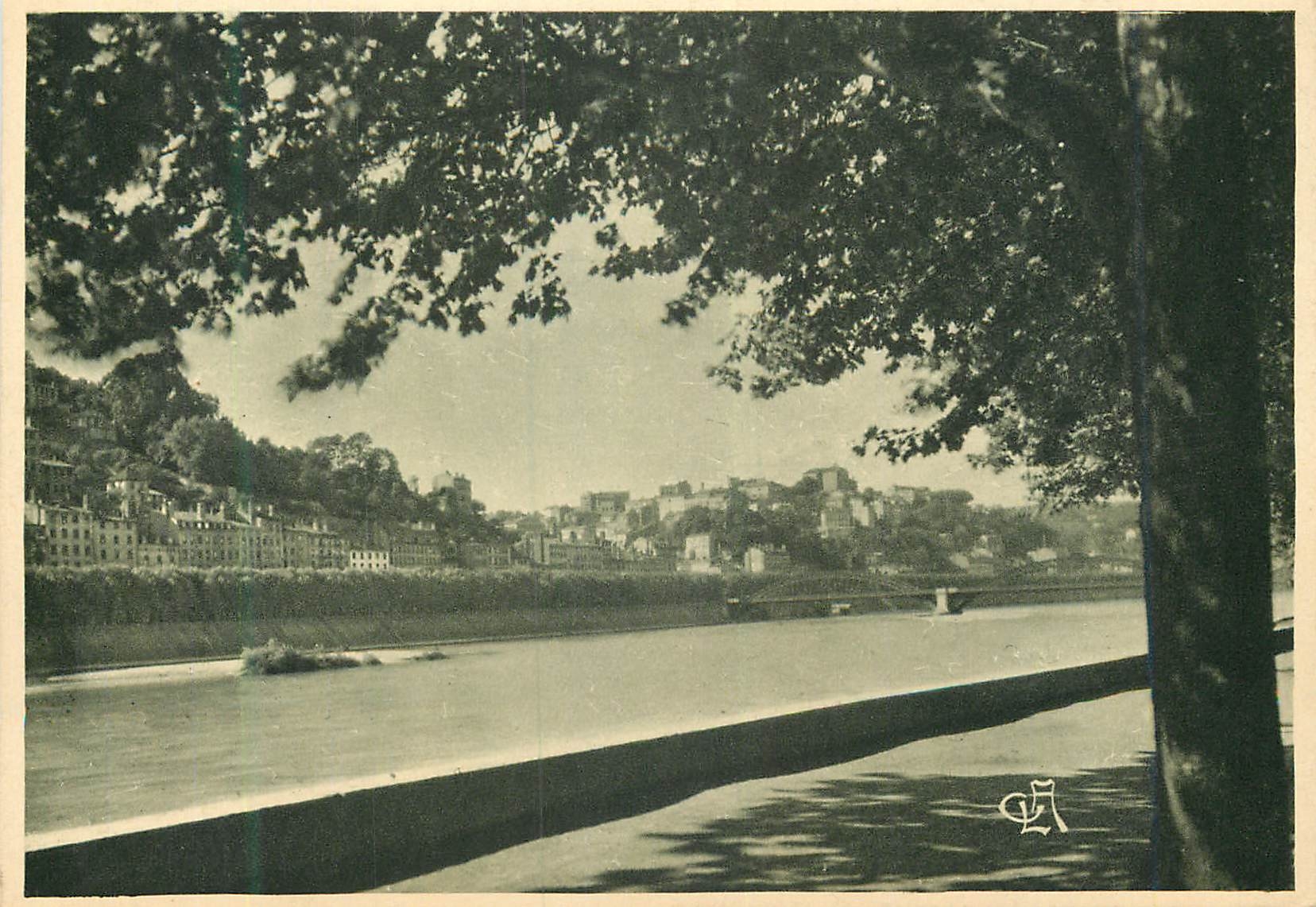 CPA Lyon Pont de la Boucle sur le Rhone COteau de la Croix Rousse