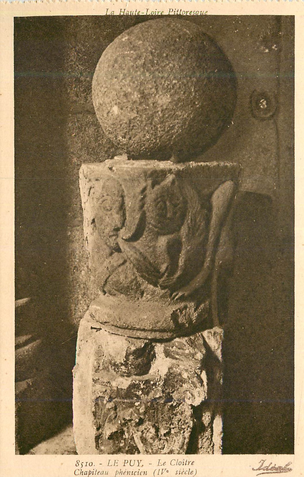 CPA le Puy le Cloitre Chapiteau Phenicien (IV e siecle)