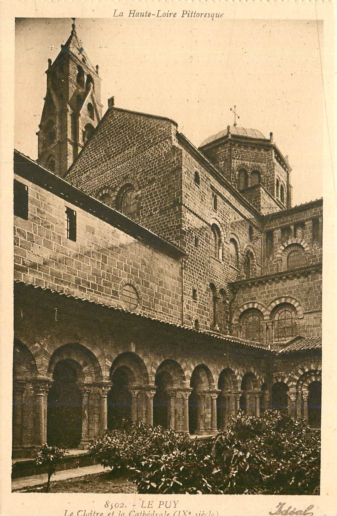 CPA le Puy le Cloitre de la Cathedrale (IXe siecle)la Haute Loire Pittoresque