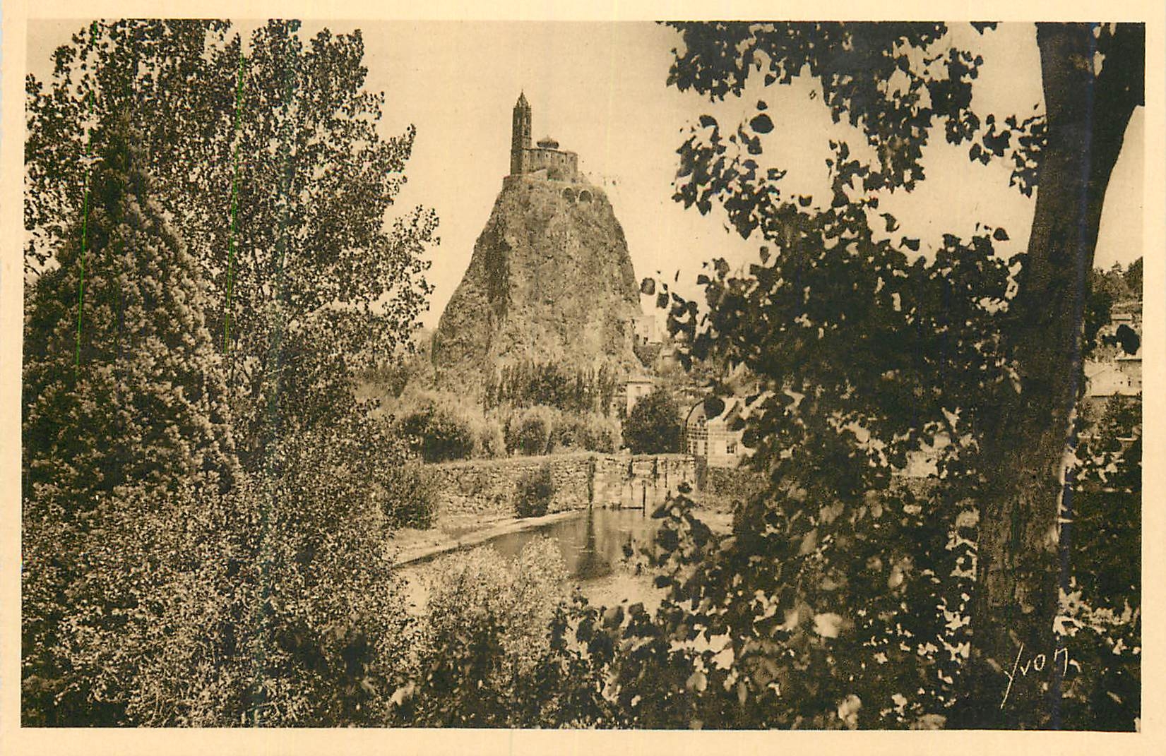 CPA le Puy (Haute Loire) le Piton et la Chapelle St Michel d'Aiguilhe la Douce France
