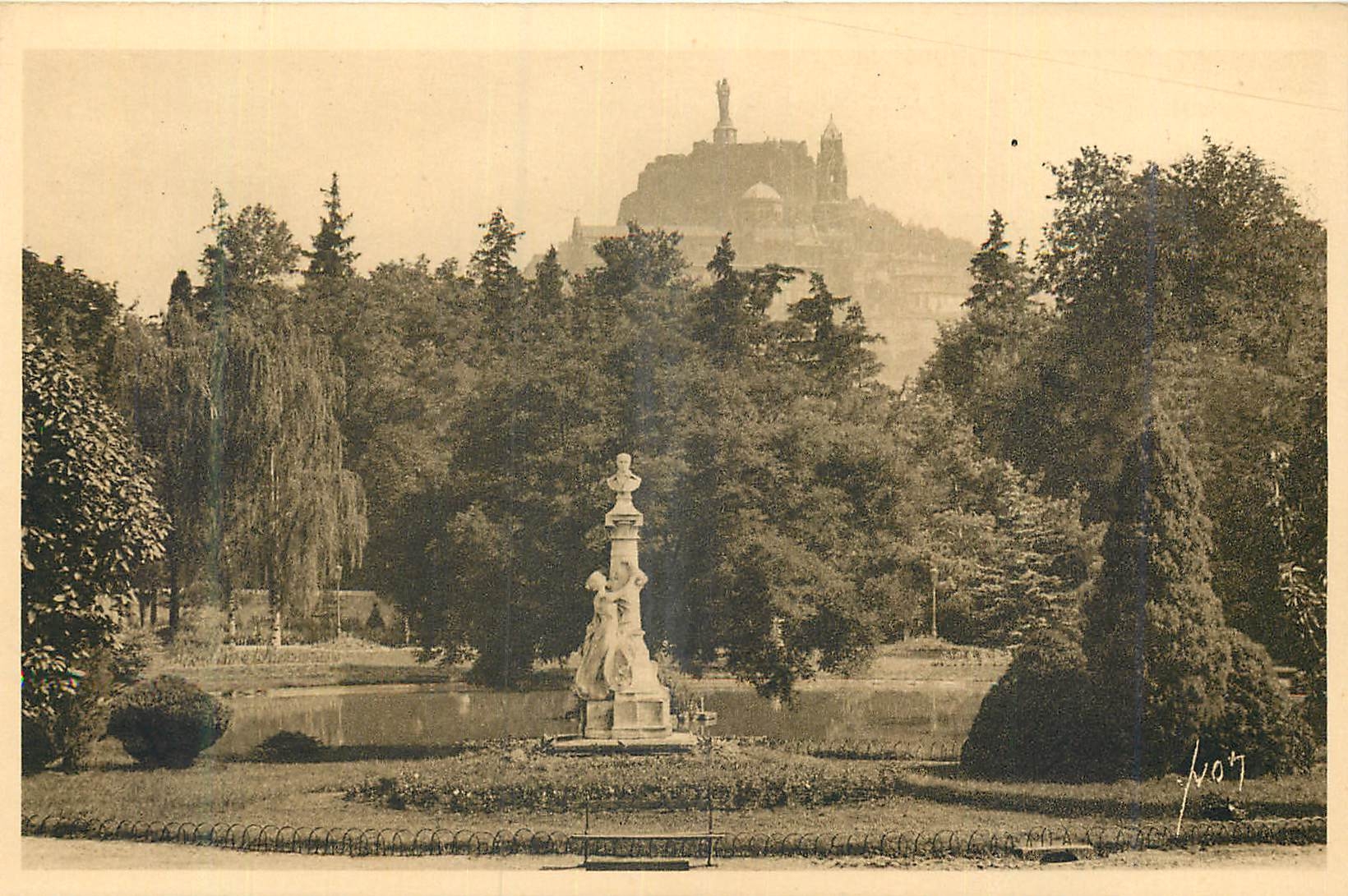 CPA le Puy (Haute Loire) Jardin Public de Fer a Cheval