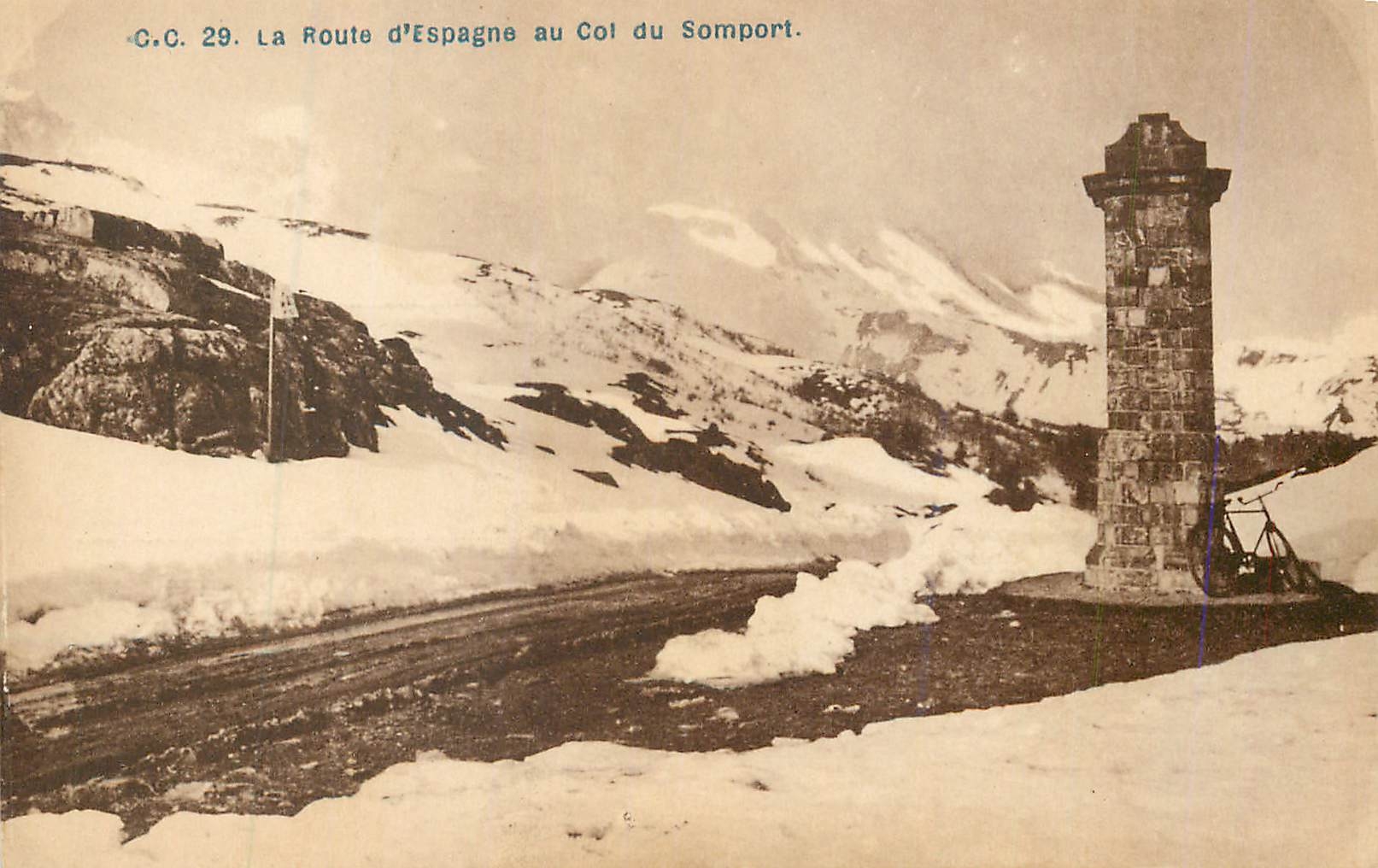 CPA C c 29 la route d espagne au col du somport