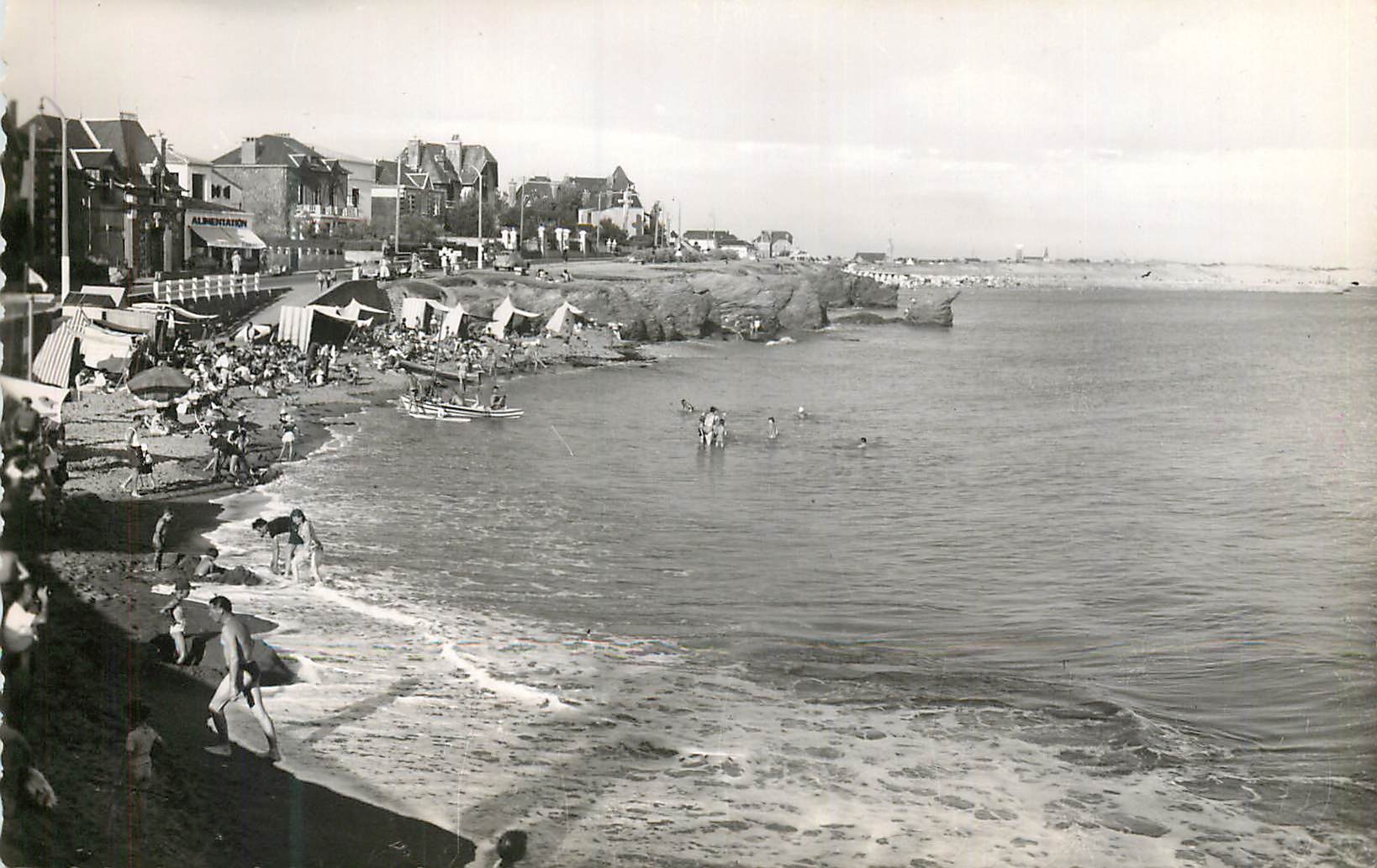 CPM 900 croix de vie (vendee) plage de la pelle a porteau
