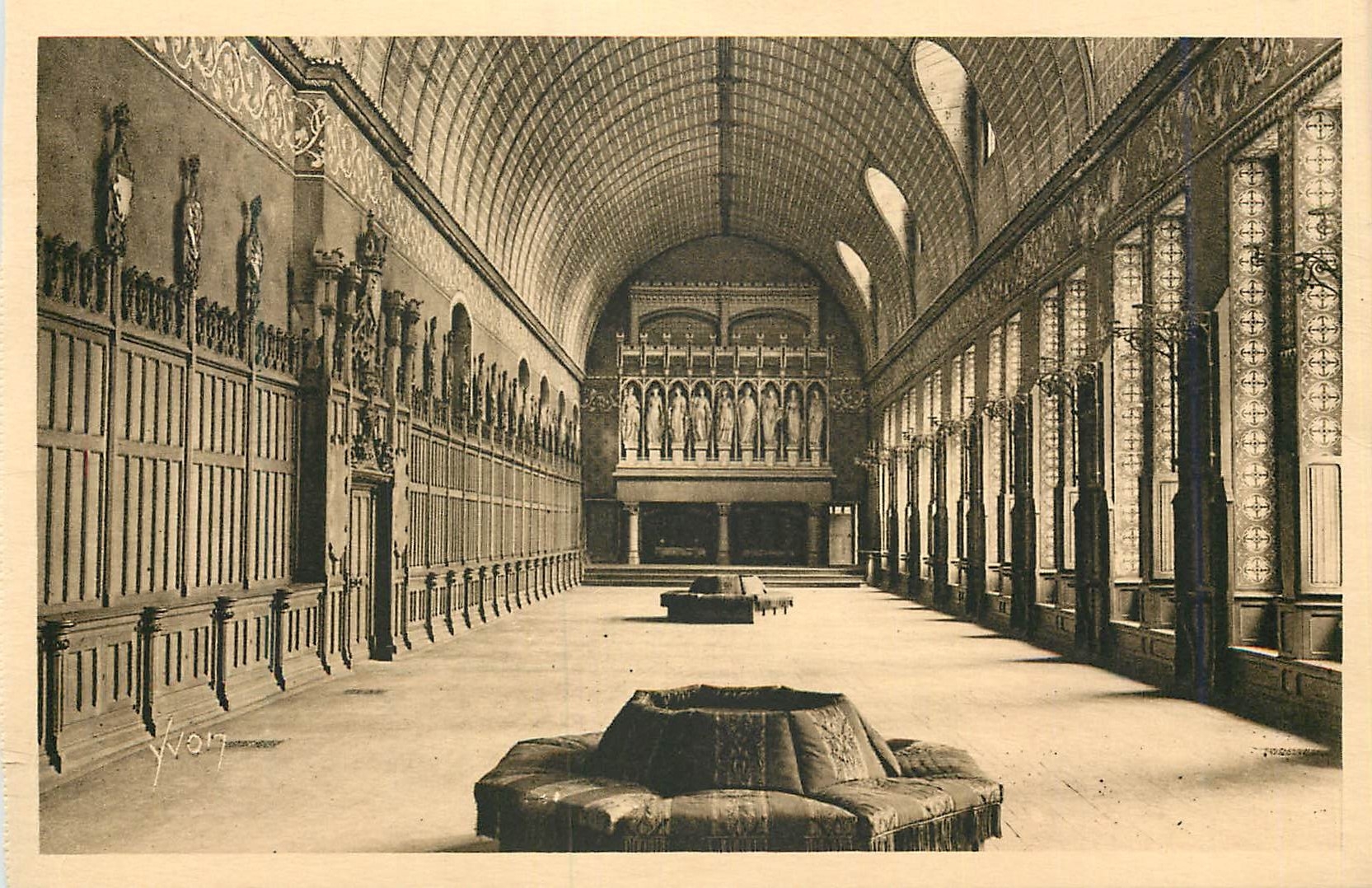 CPA La douce france chateau de pierrefonds (oise) la salle des preux