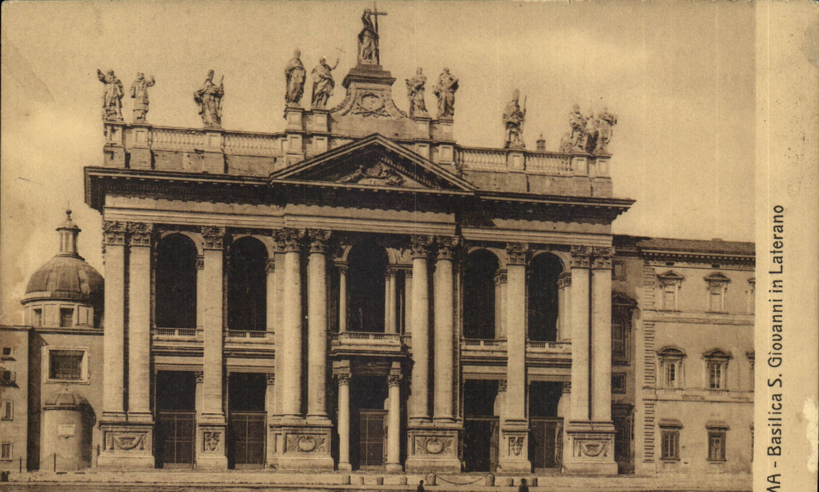 CPA Italie Italia Roma Basilica S Giovanni in laterano