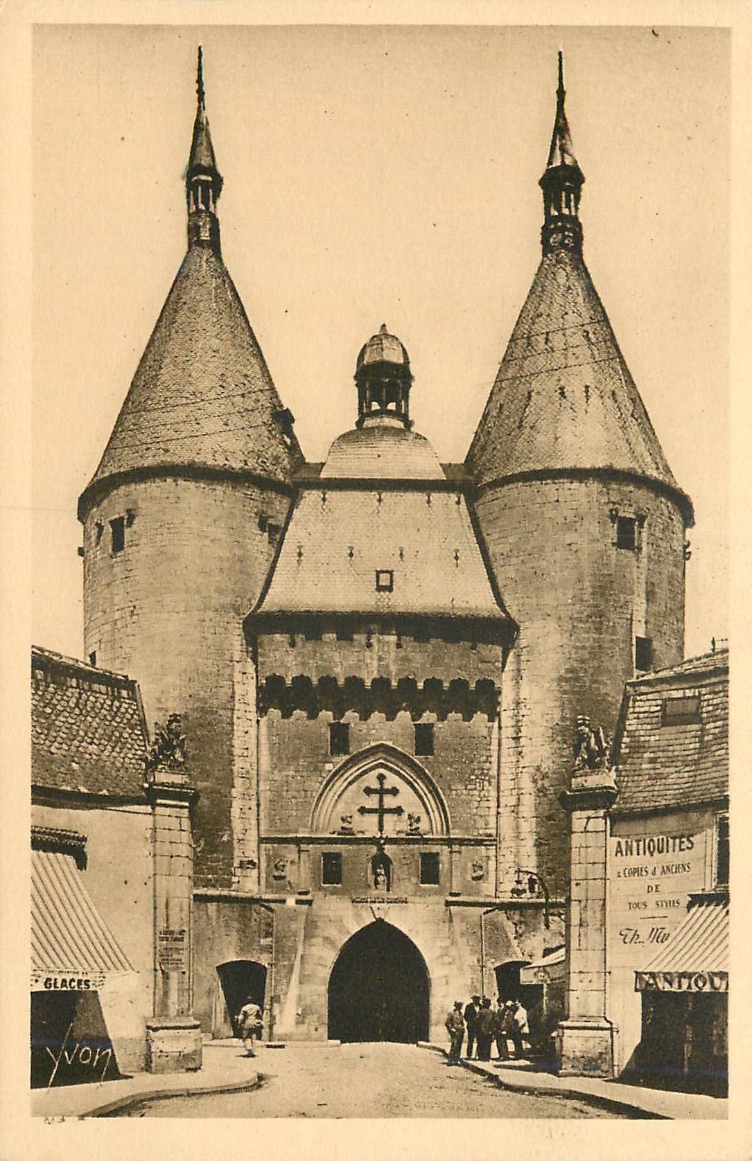 CPA Douce de France Nancy (M et M) Porte de la Craffe