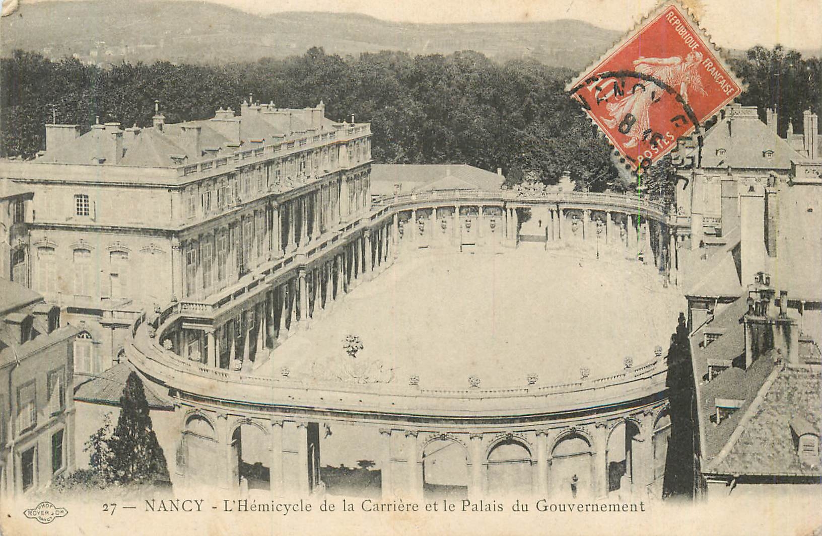 CPA Nancy L'Hemicycle de la Carriere et le Palais du Gouvernement