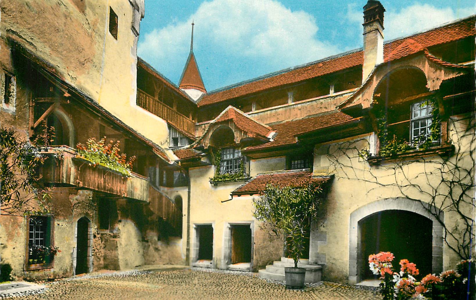 CPA Chateau de Chillon la Premiere Cour