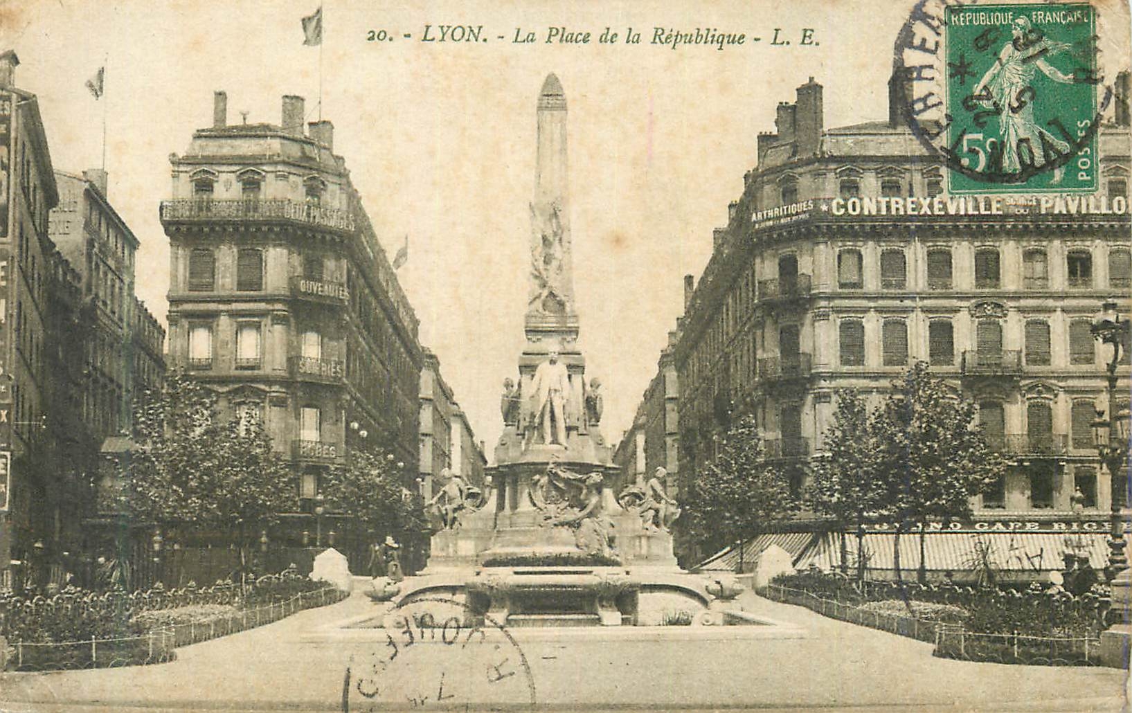CPA Lyon La place de la Republique