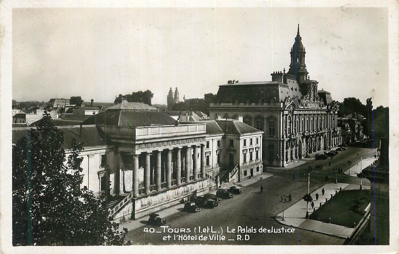 CPM Tours (I et L) Le Palais de Justice et L'Hotel de Ville