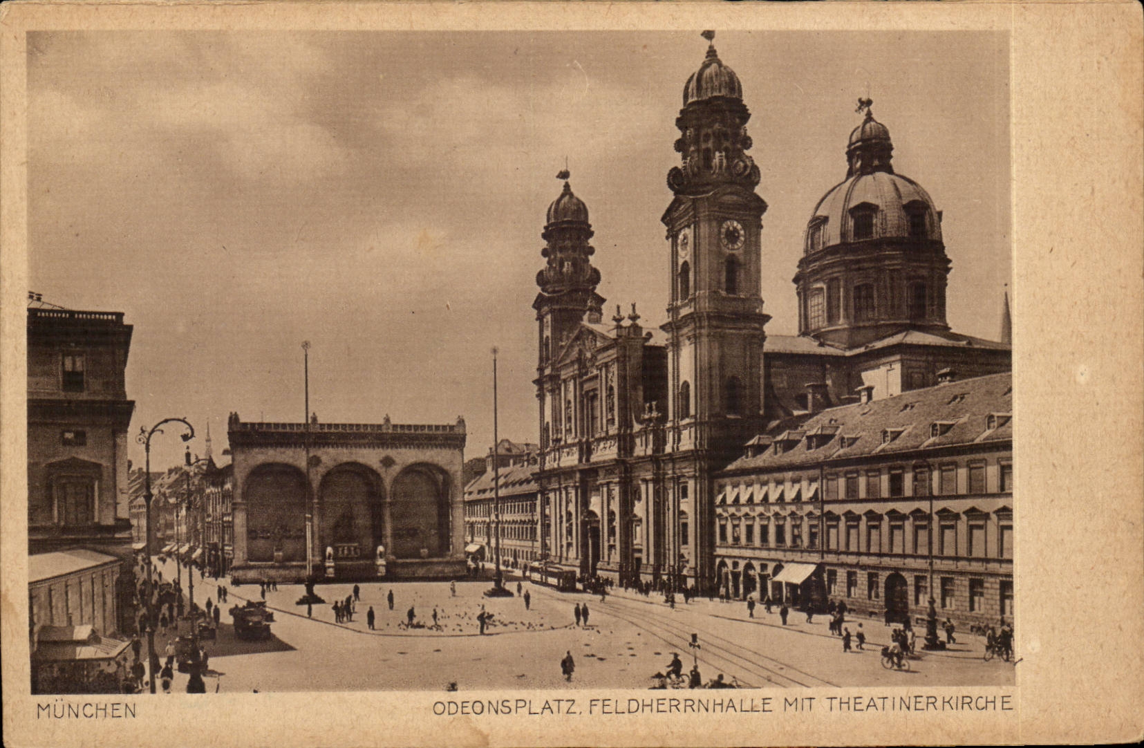 Baviere- Bayern- Munchen- Odeonsplatz Feldherrenhalle mit Theatinerkirsche-CPA