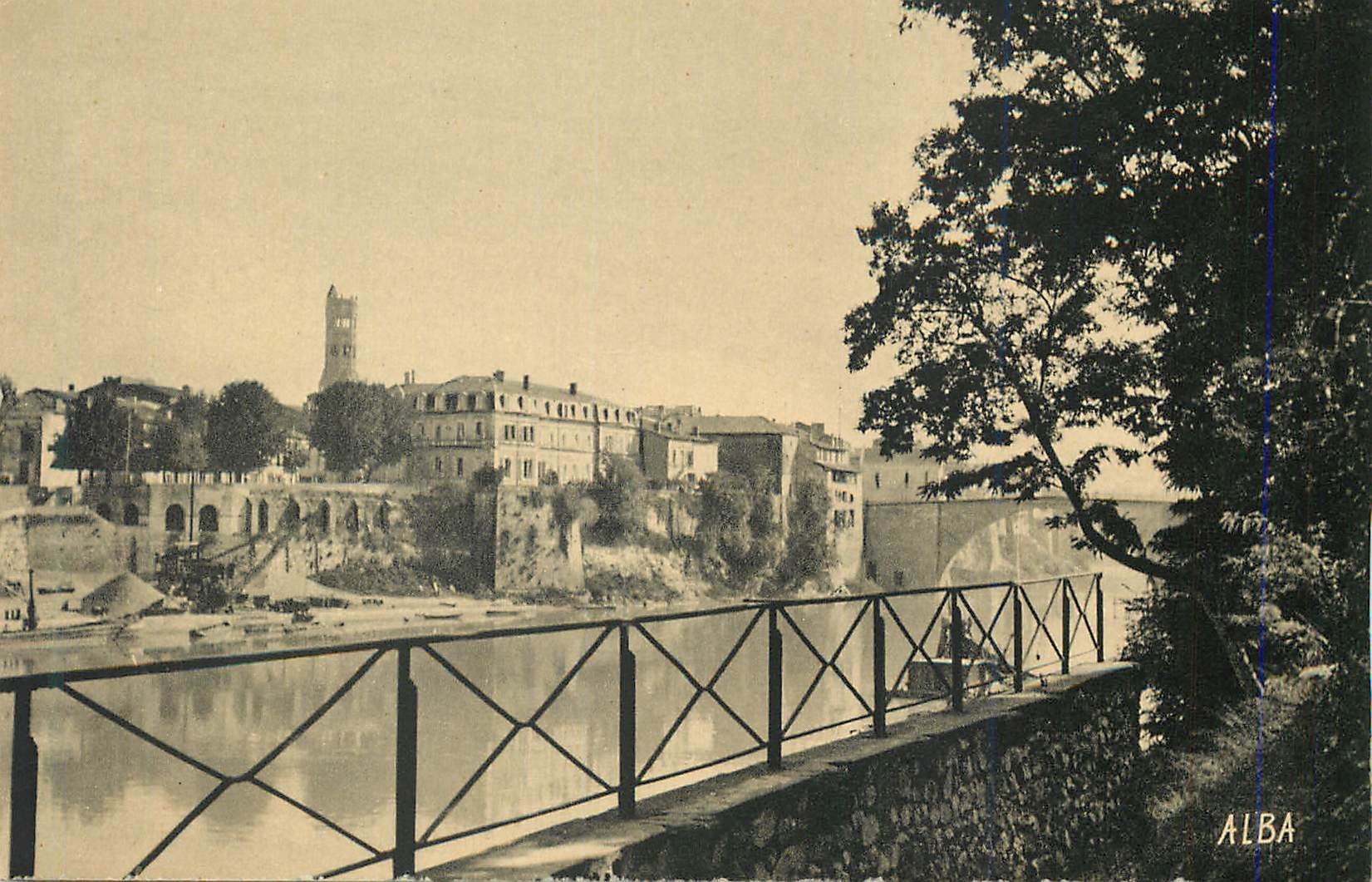 CPA Villeneuve sur Lot la Mairie et Vieux Pont Vue de Basterou