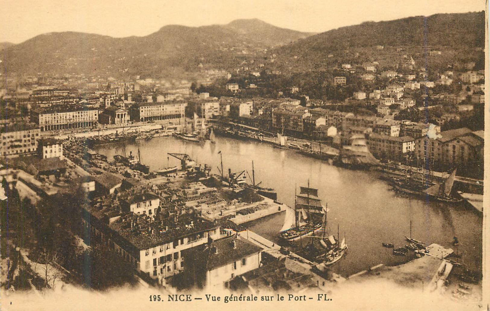 CPA Nice Vue Generale sur le Port