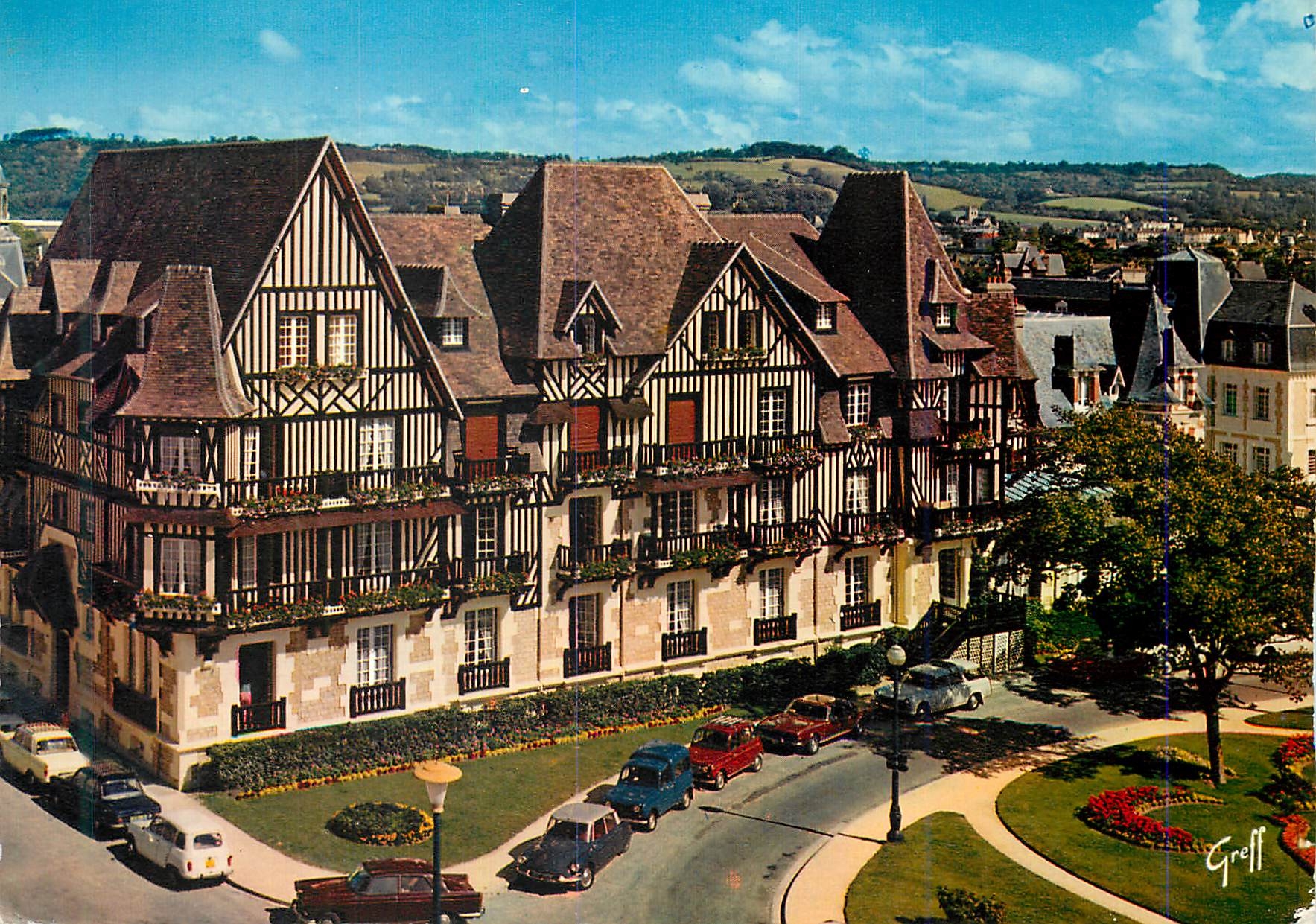 CPM Cabourg Calvados Plage des Fleurs Residence du Normandy Home