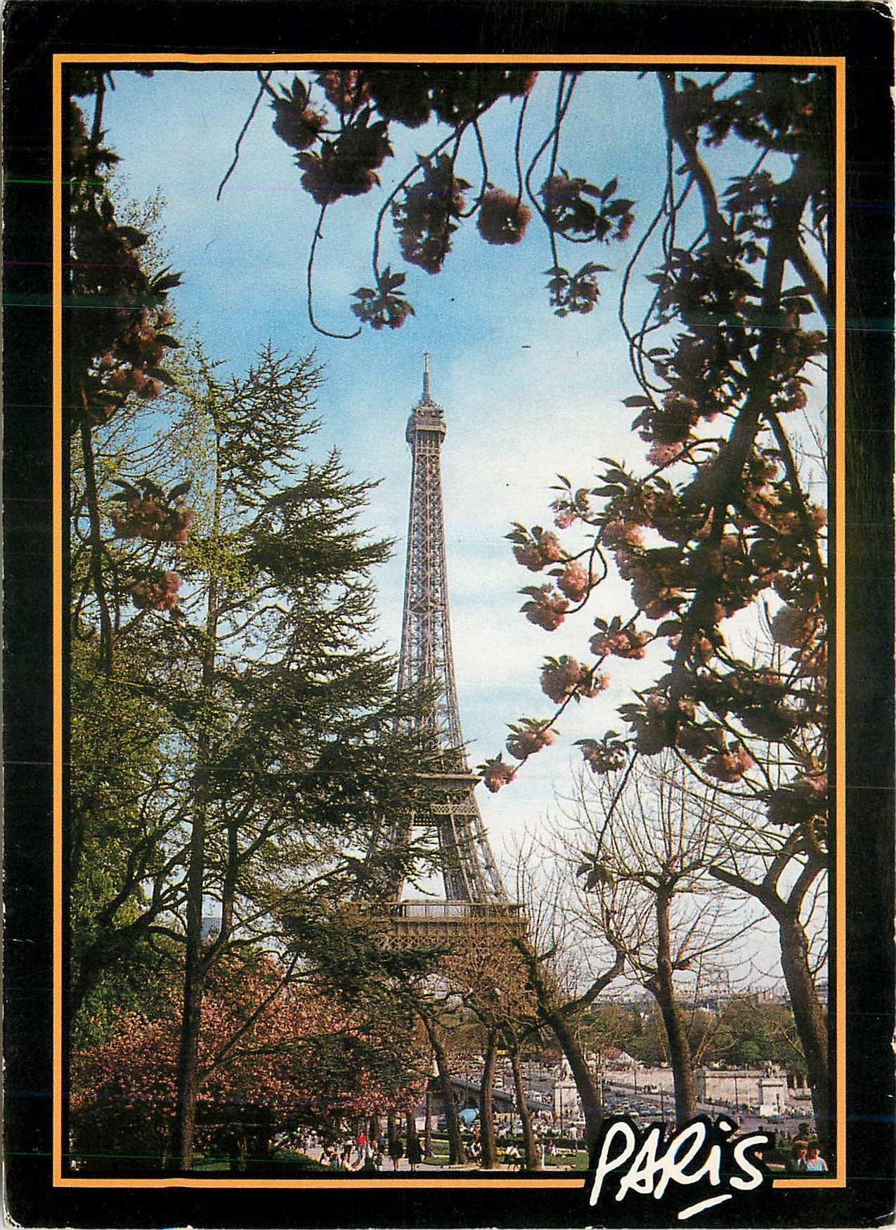 CPM La Tour Eiffel Paris 