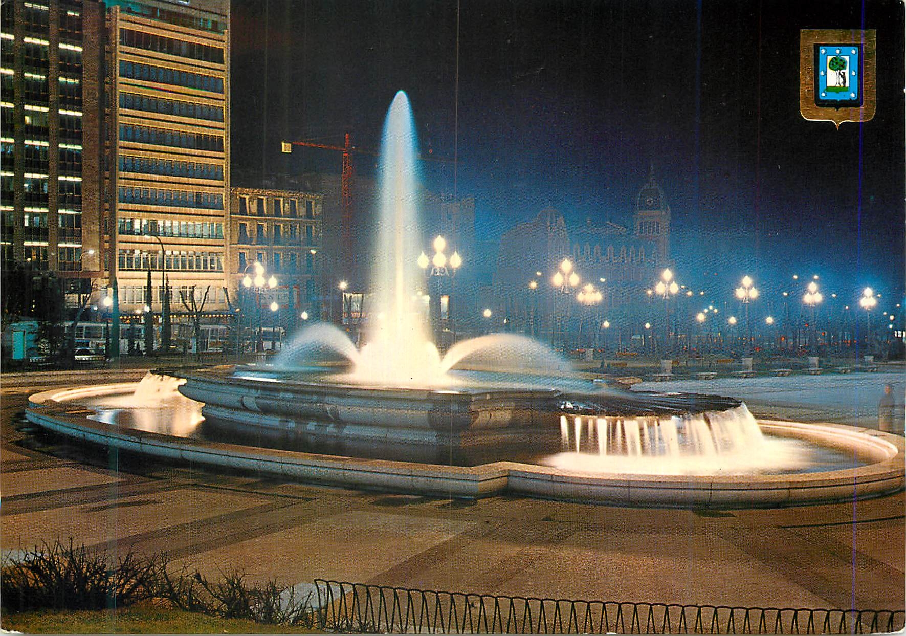 CPM Madrid Place d Espagne Fontaine lumineuse