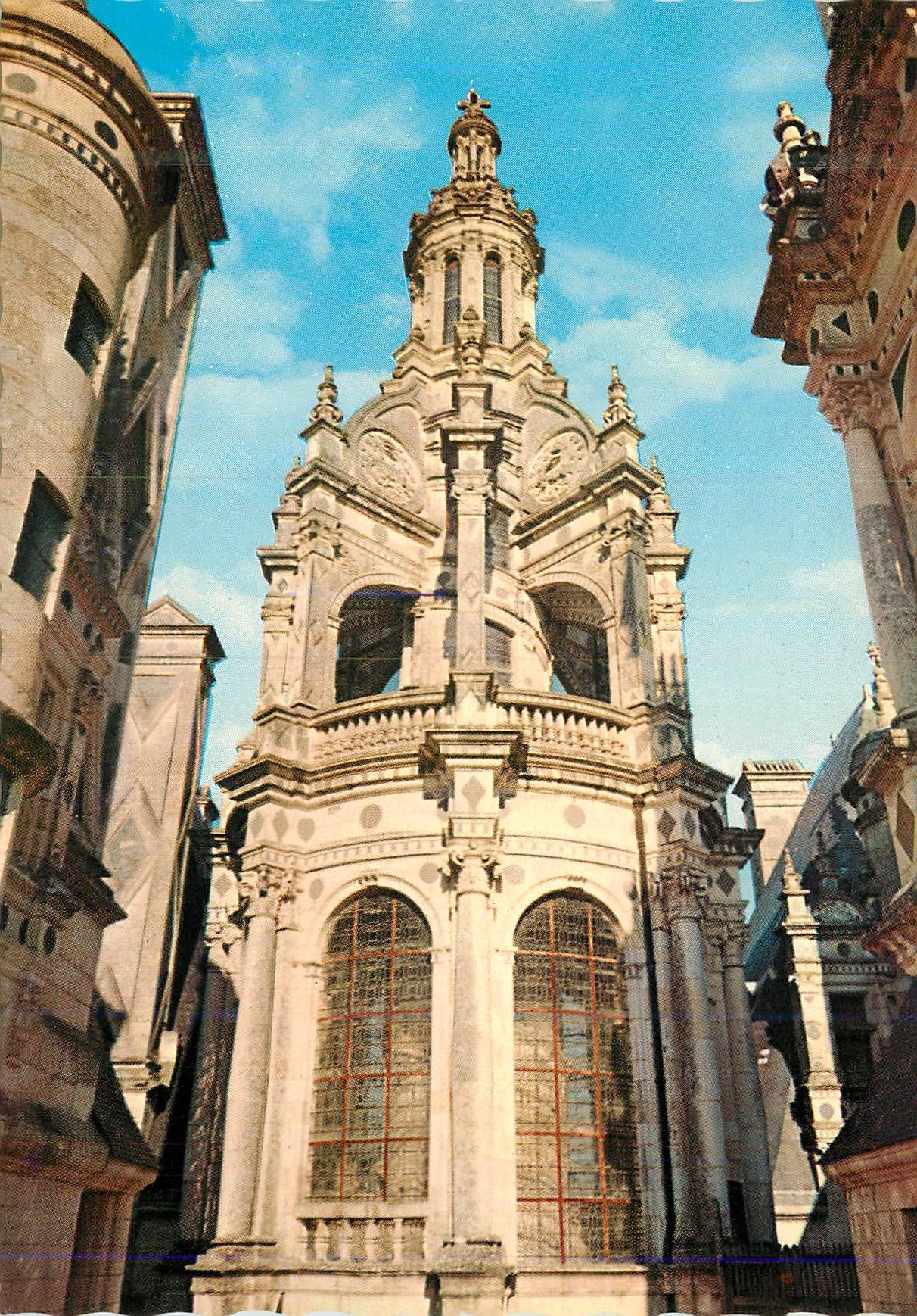 CPM Chambord Loir et Cher Le chateau Lanterne du Grand Escalier