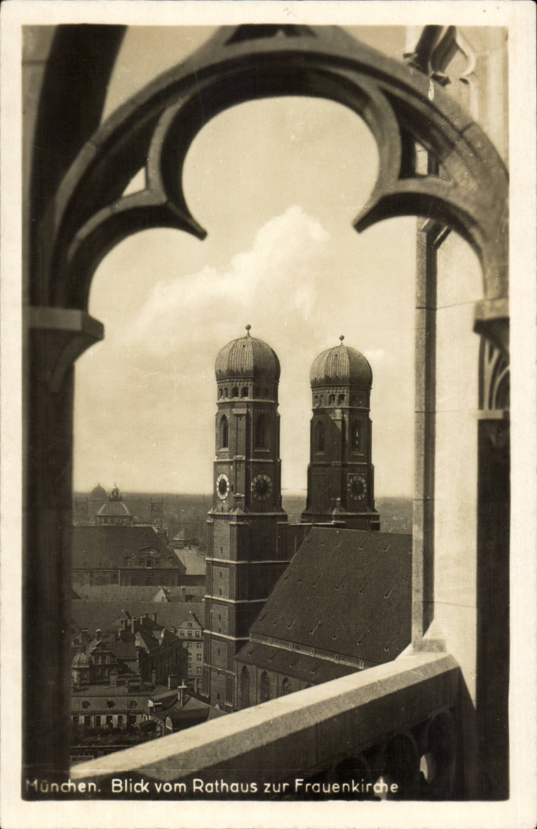 CPA Muenchen Blick vom Rathaus zur Frauenkirche