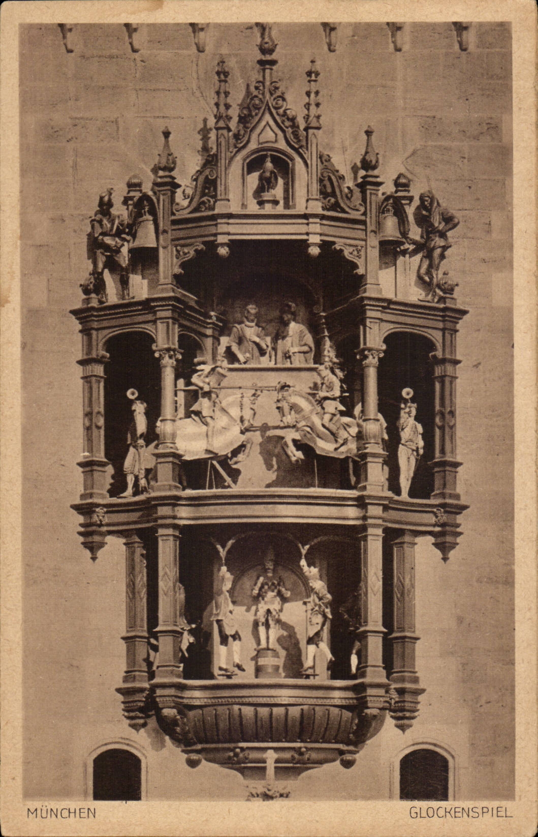 CPA Muenchen Glockenspiel