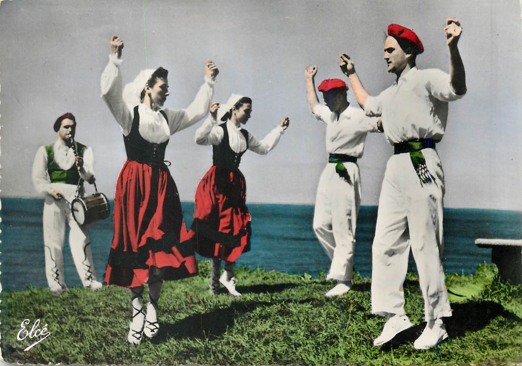 CPM Ballets  Basques de Biarritz Oldarra (Danse Populaire) Folklore