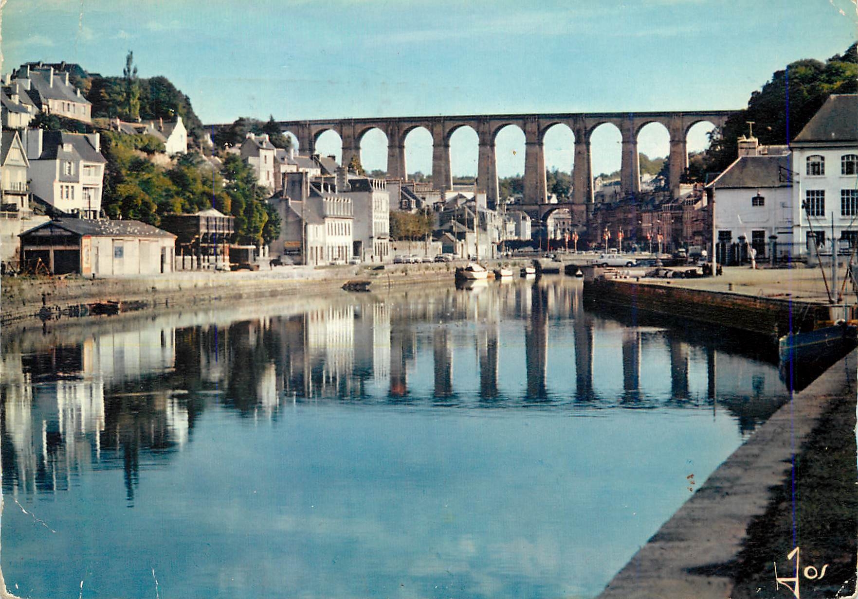 CPM Morlaix (Finistere) Le Pont se Refletant dans La Riviere