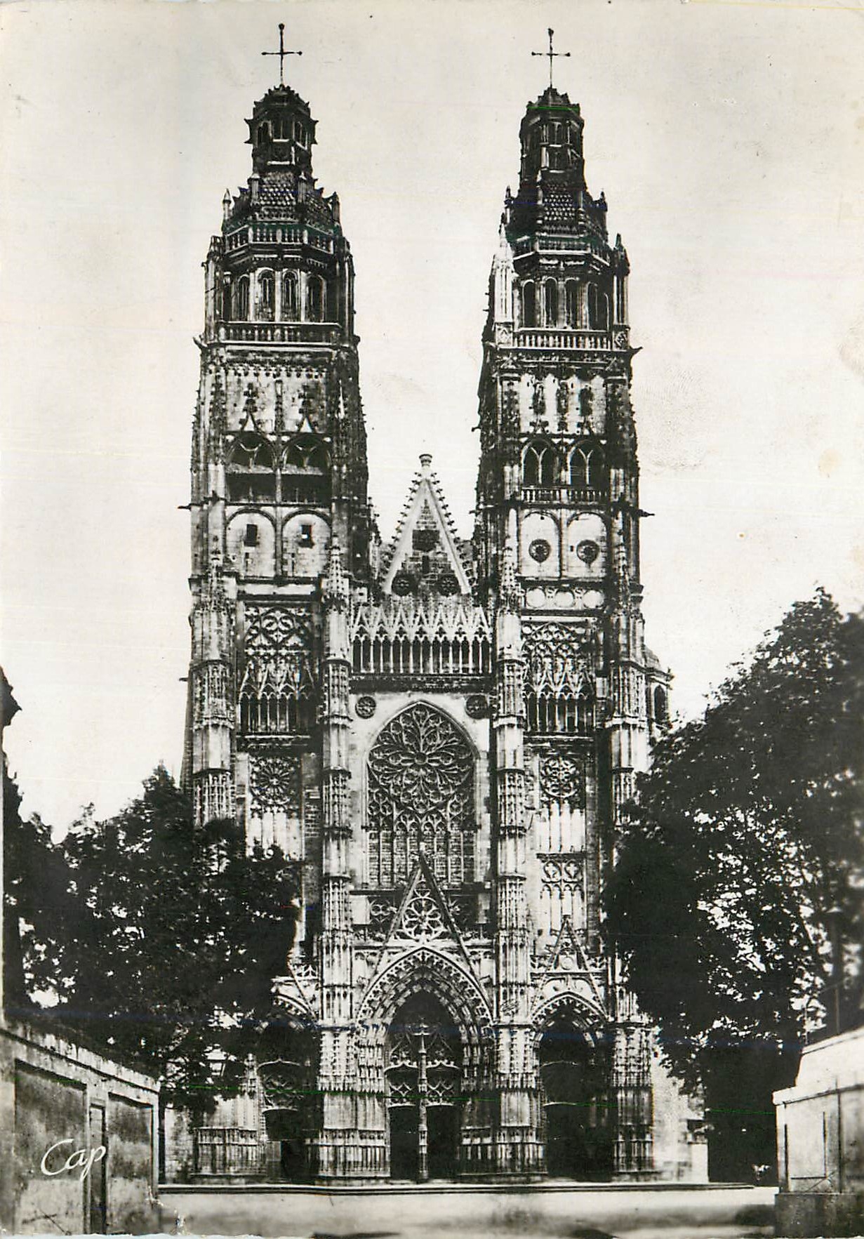 CPM Tours 9 la cathedrale st gatien (xii et xvi siecle)