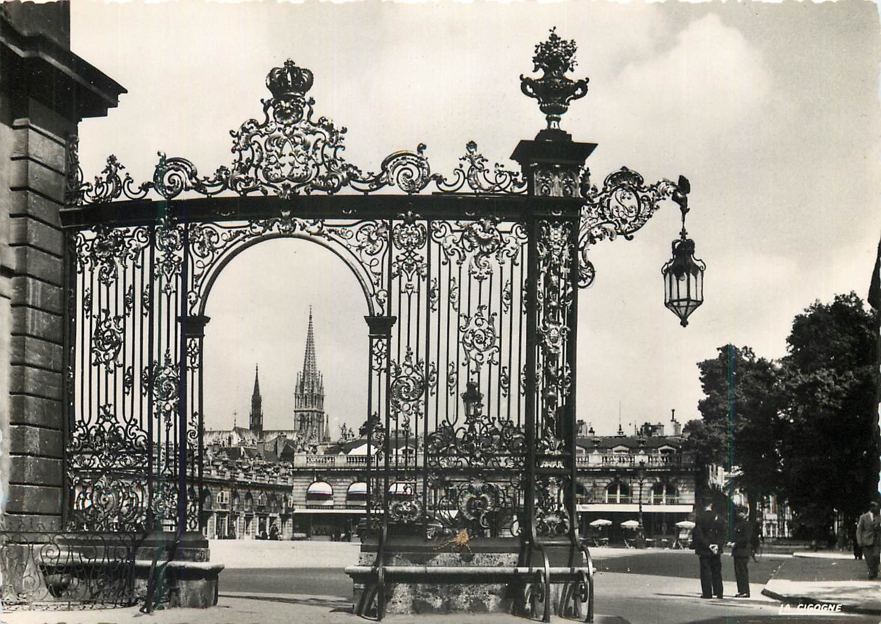 CPM Nancy 54 395 11 (meurthe et moselle) grille jean lamour et place stanislas