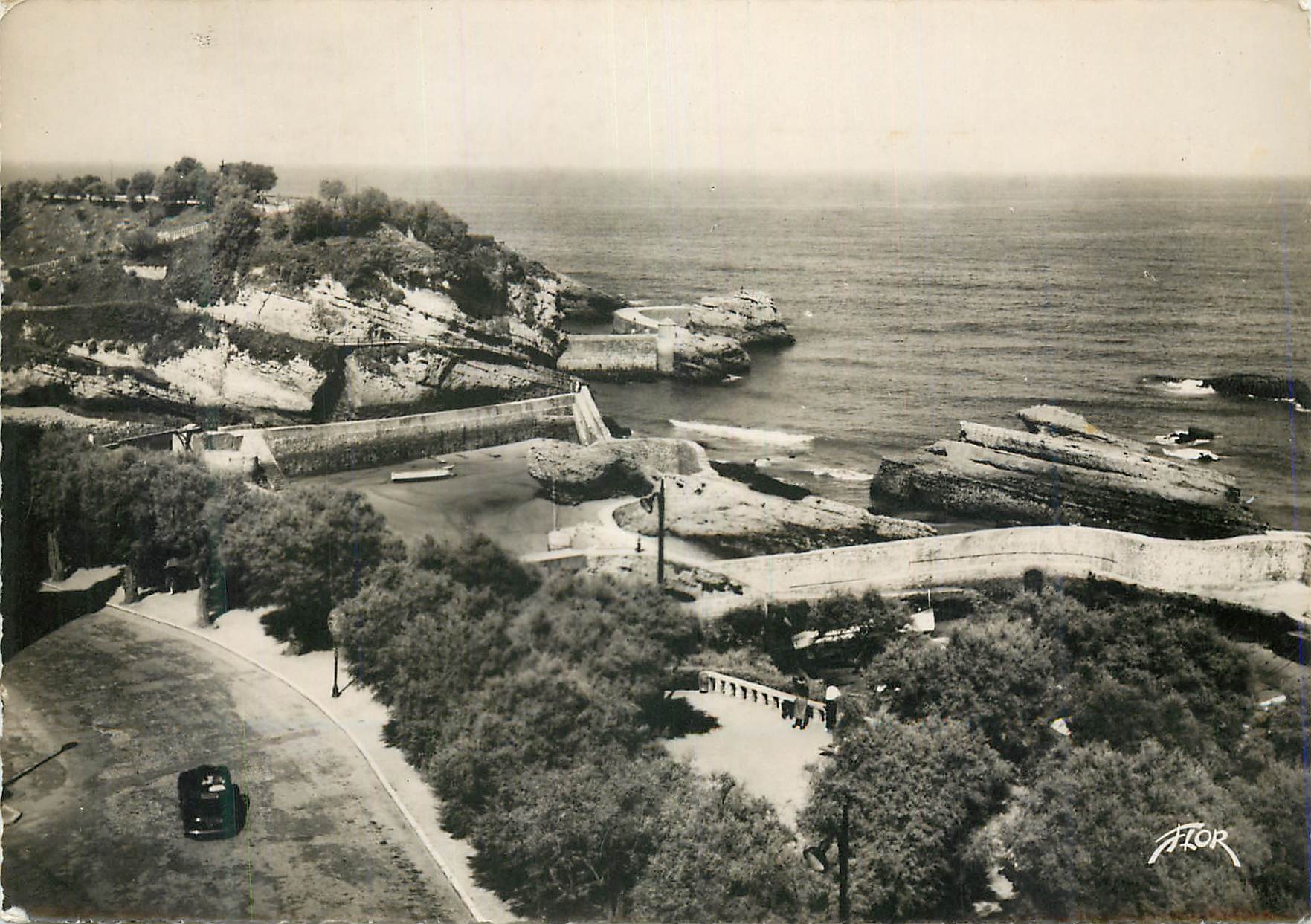 CPM 5407 biarritz (basses pyrenees) vue panoramique prise des chambres de l hotel et mirador 