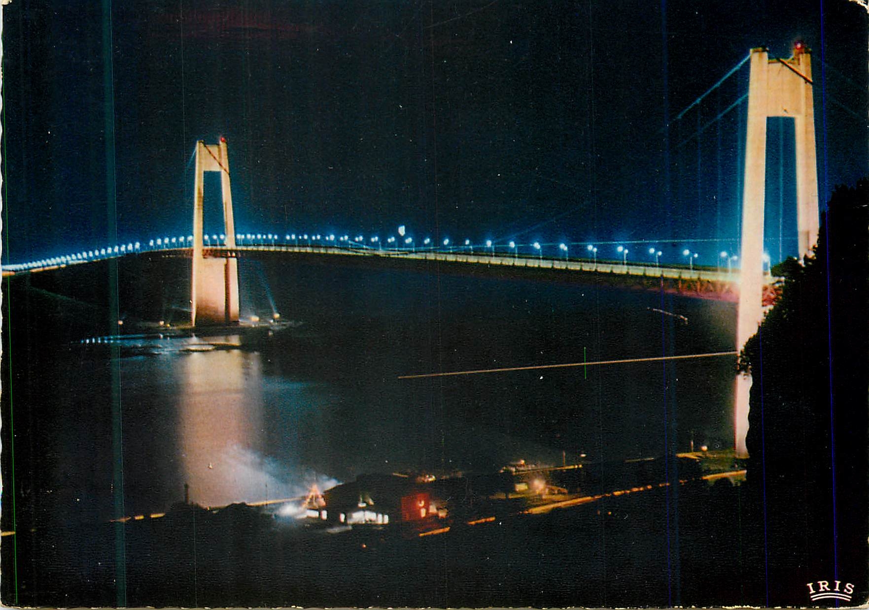 CPM 7668441 le pont de tancarville la nuit