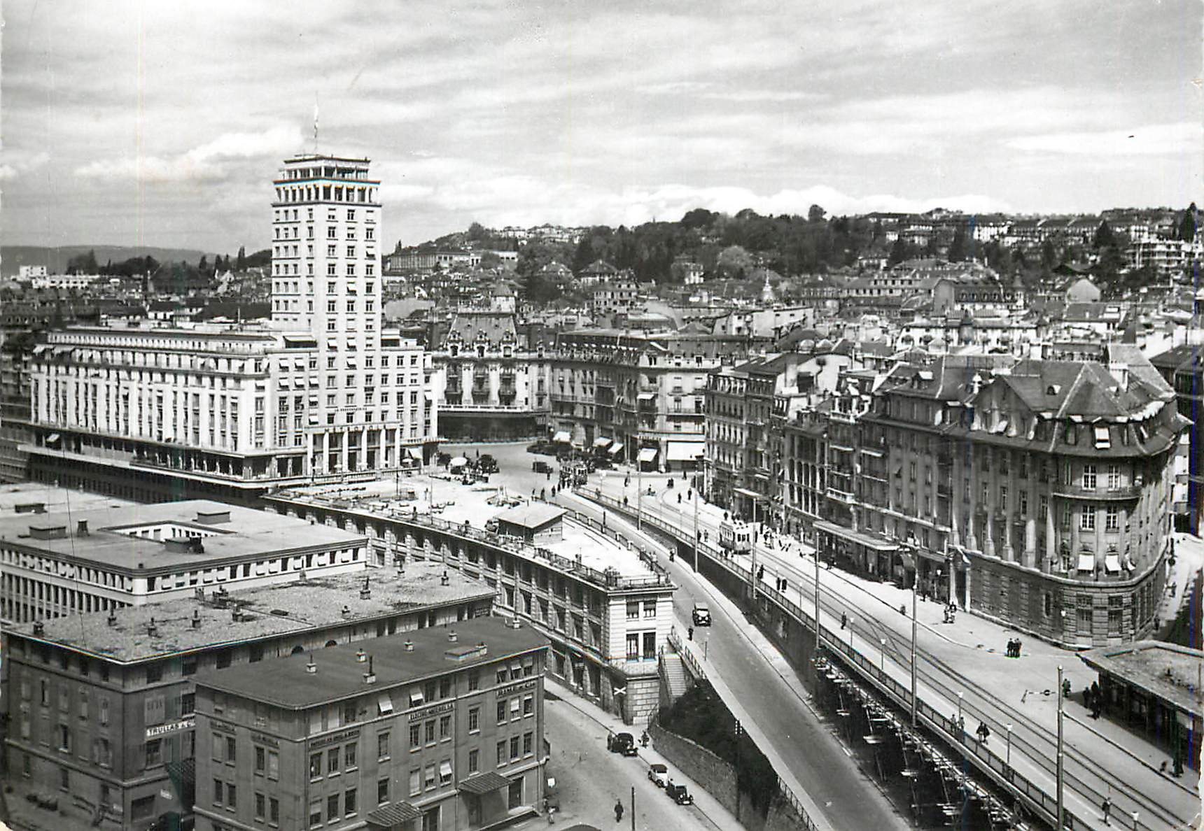CPM Lausanne le grand pont et la tour bel air