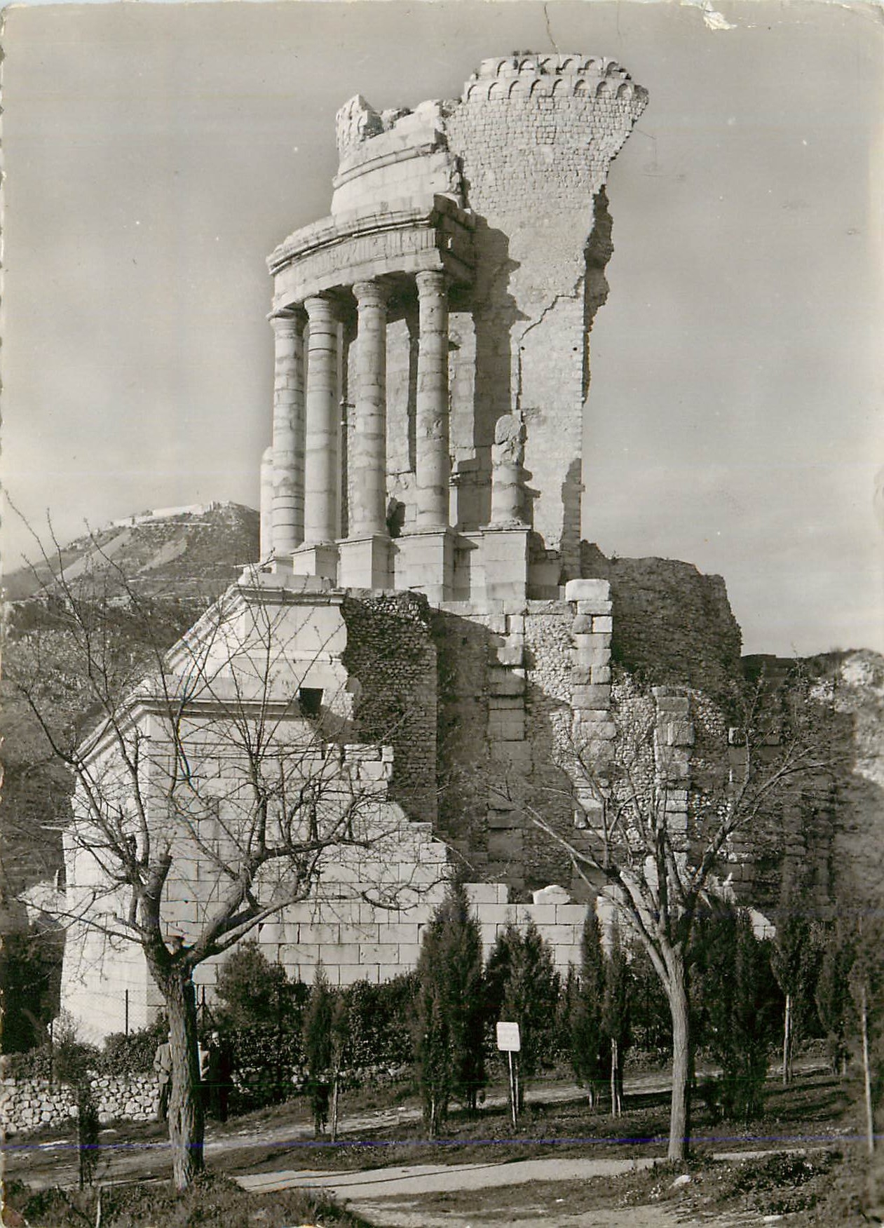 CPM La cote d azur 1007 la turbie (alpes martimes) le trophee d auguste