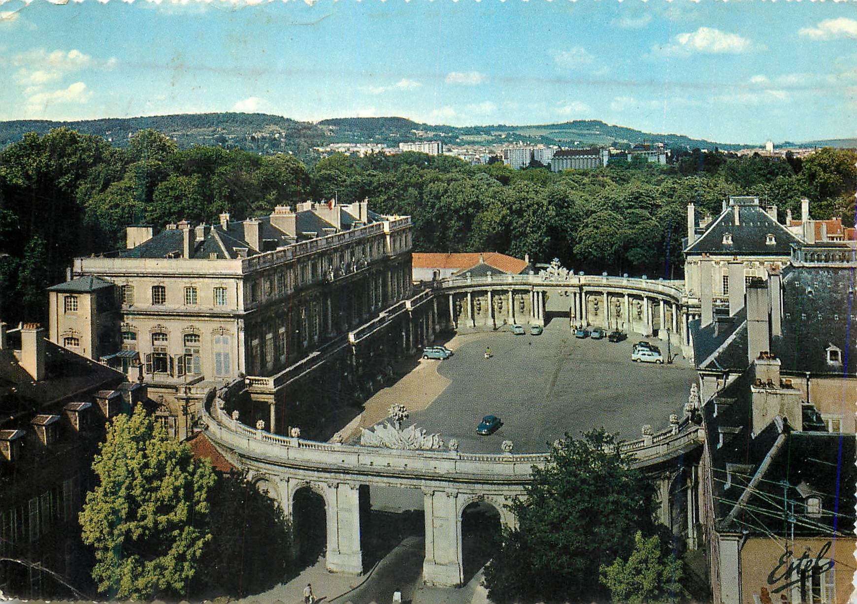 CPM Nancy Meurthe et Moselle Place de la Carriero dofe de l epoque duoate transformee par E Hete