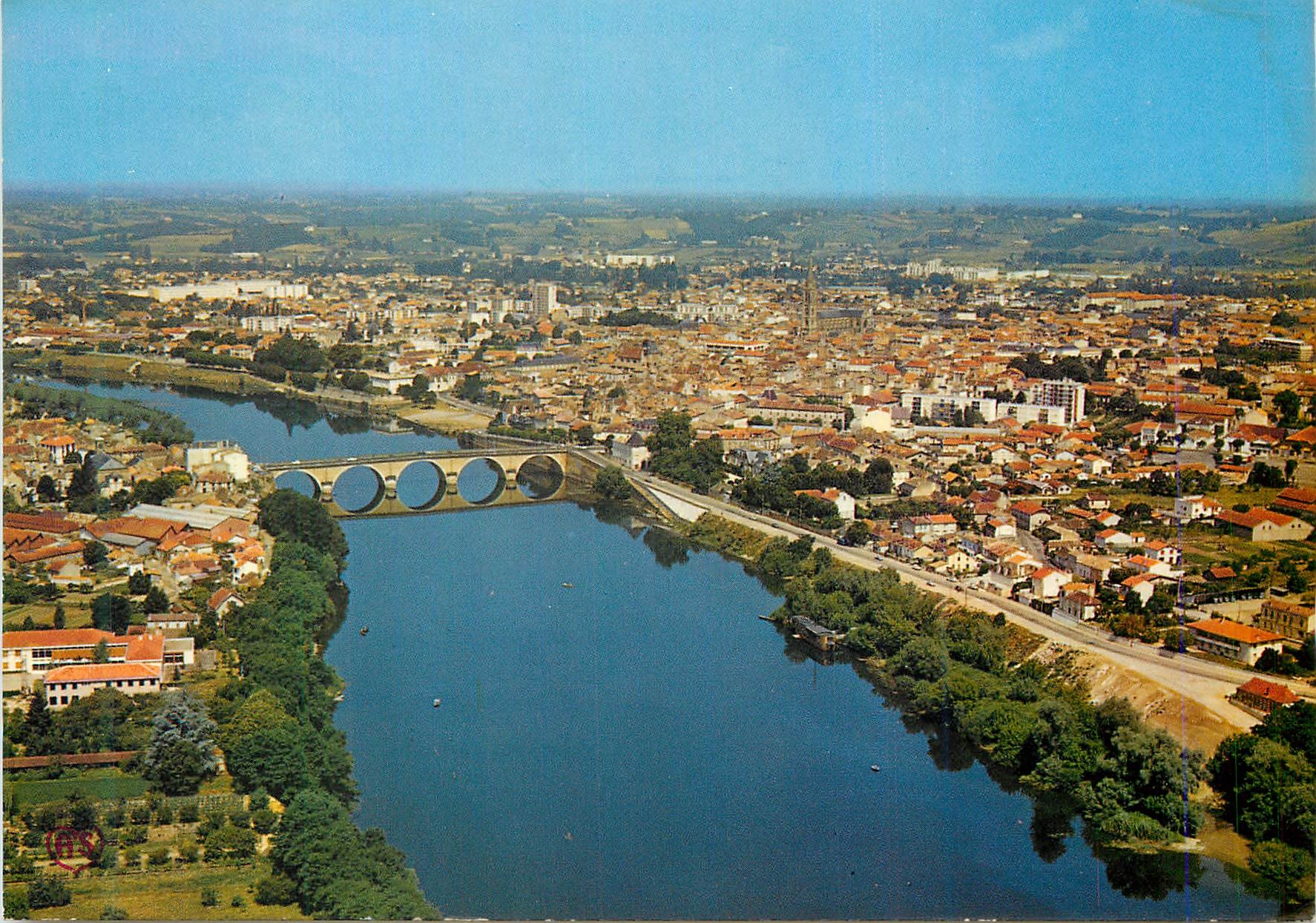 CPM Begerac Dordogne Vue generale aerienne panoramique