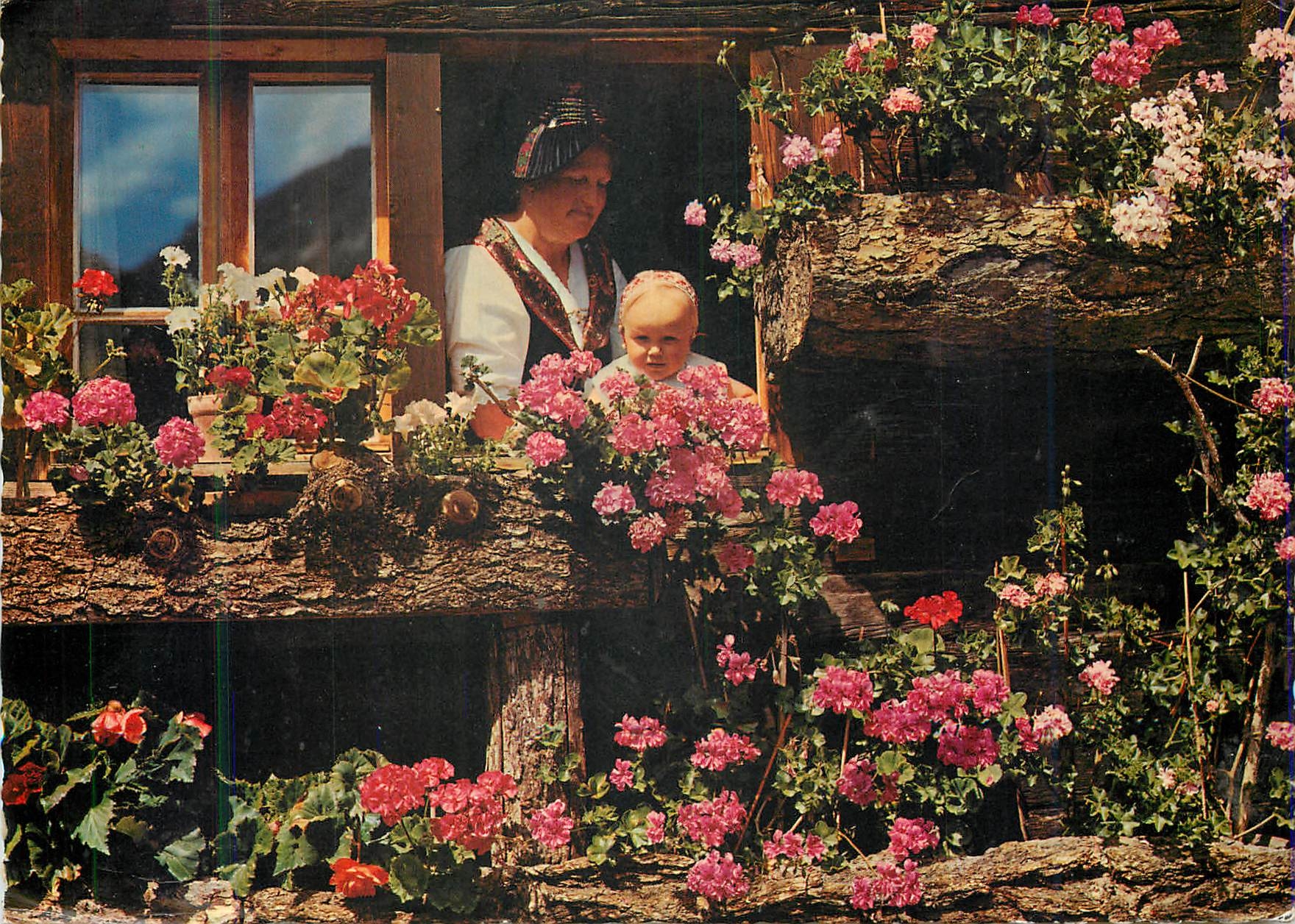 CPM Suisse Femme Enfant